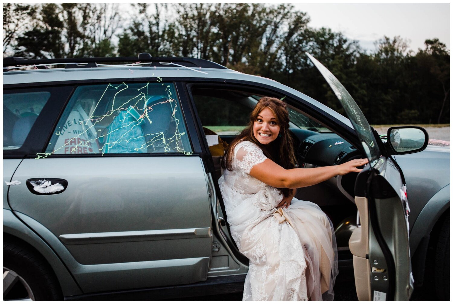 Braeloch Wedding bride in car