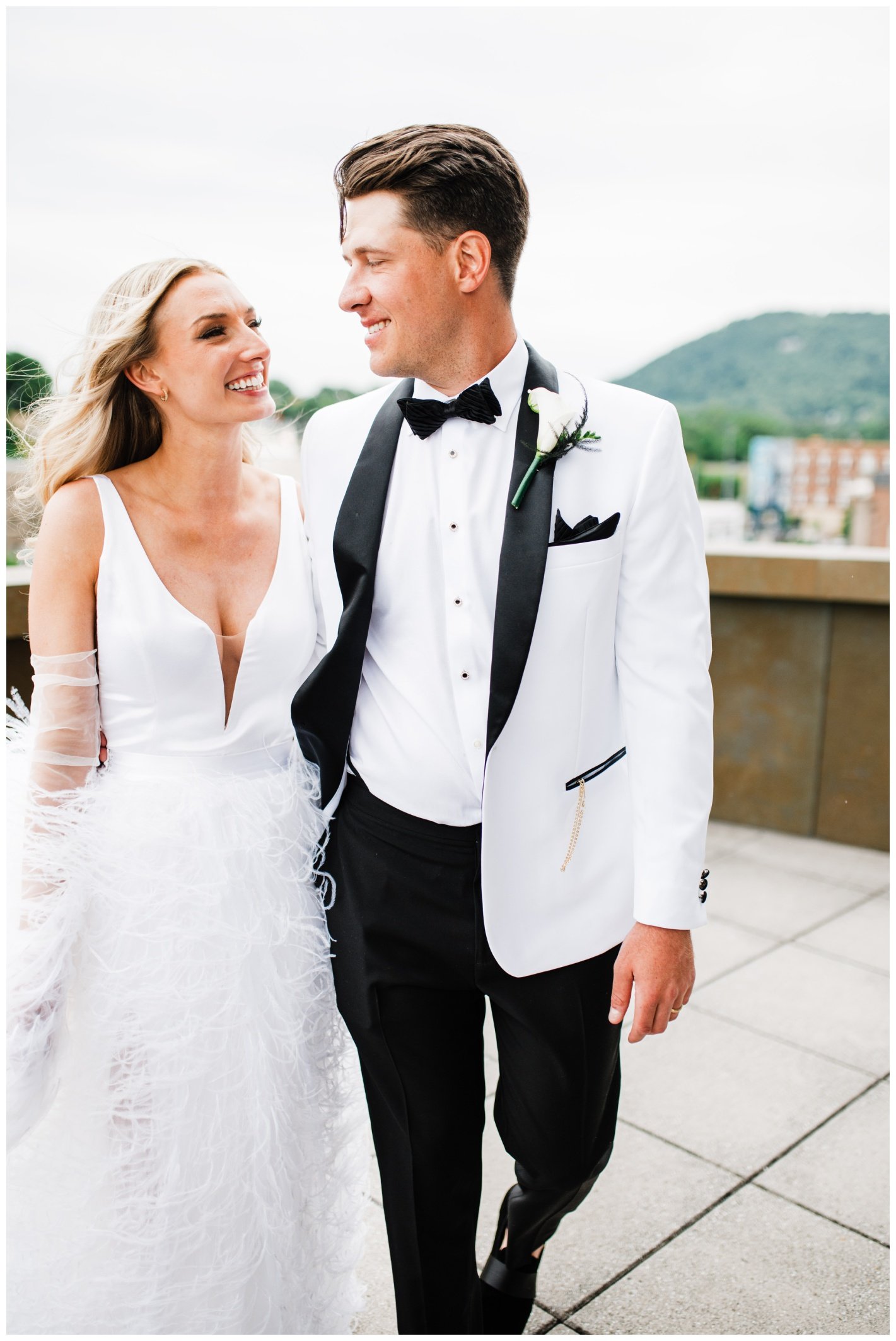 Taubman_Museum_Roanoke_VA_wedding (46).jpg