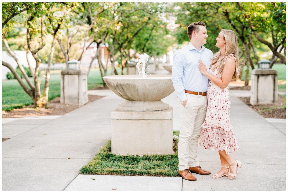 Roanoke-downtown-engagement-photography (1).jpg
