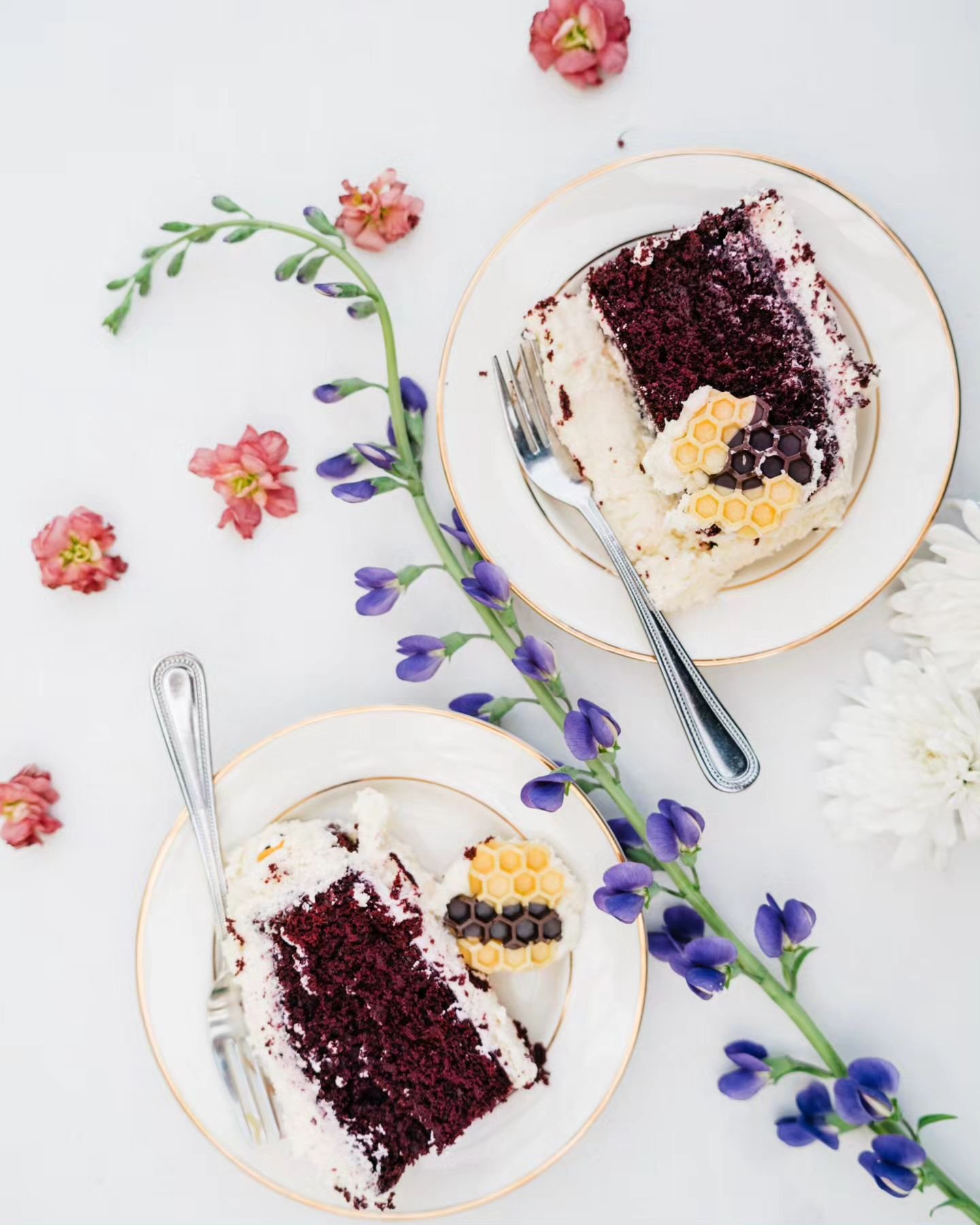 A purple cake calls for a reception flat lay!

#virginiawedding #northcarolinawedding #dcweddings #charlottesvillevawedding #charlottewedding #raleighweddingphotographer #charlottesvilleweddingphotographer #vawedding #southernwedding #dmvweddings #ri