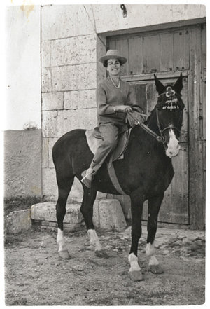 tarsila-amazona-mujer-vino.jpg