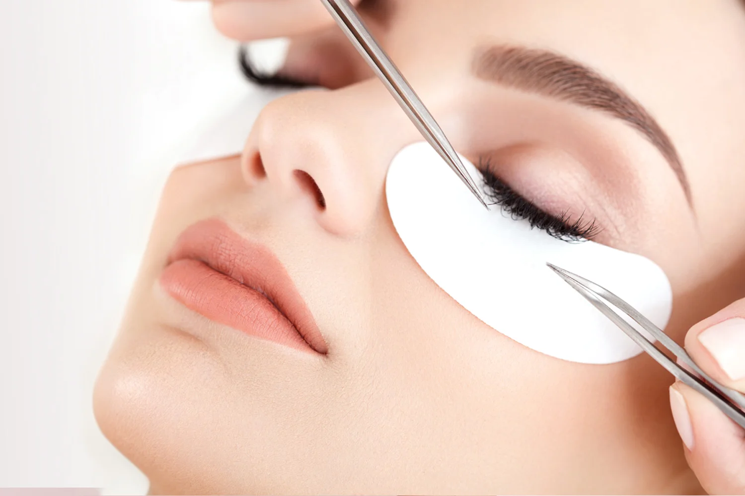 Eyelash-Extensions-MOBILE-BANNER.jpg