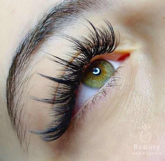 Top eyelash extensions deals