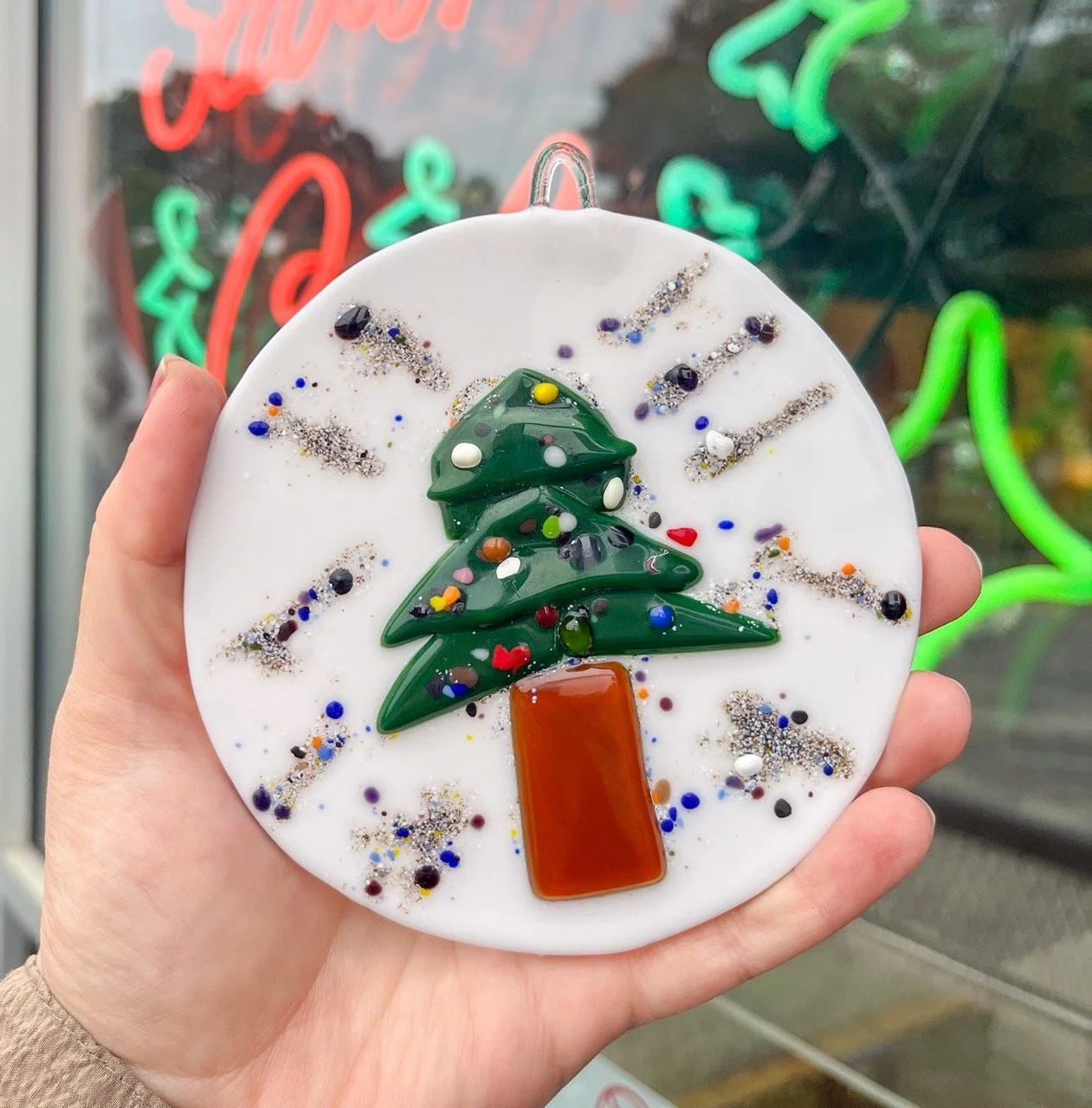 Sip &amp; Fuse (Holiday Ornament Edition) Glass Fusing Workshop at Starworks Cafe &amp; Taproom