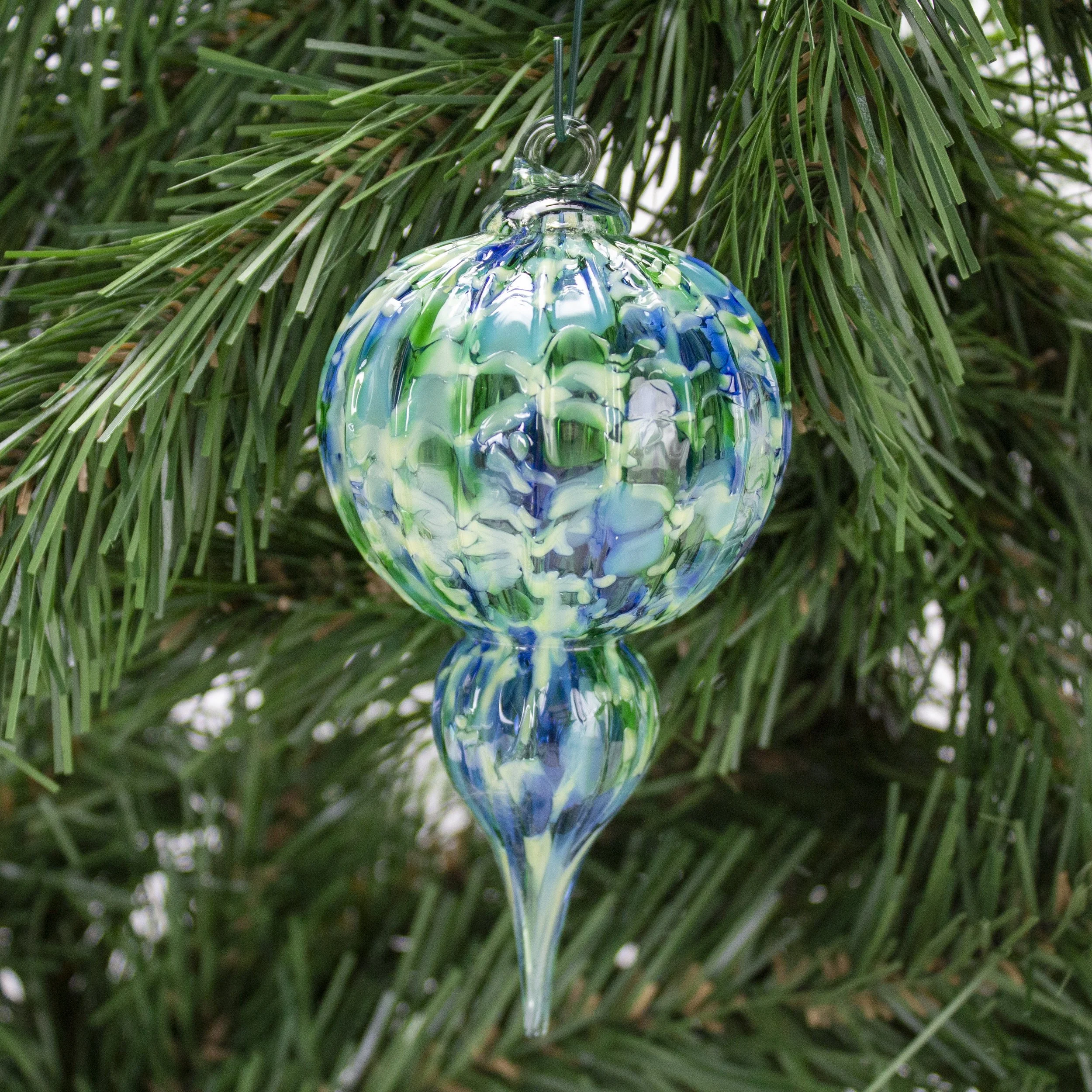 Snowy Meadow Ridged Pendant