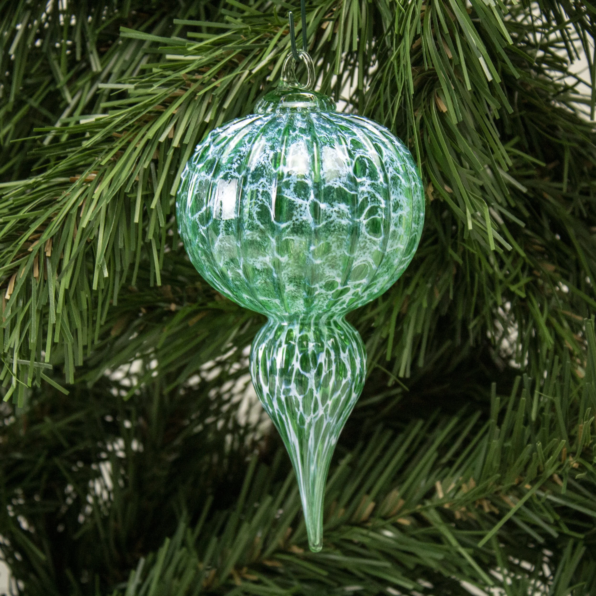 Beryl Green Ridged Pendant