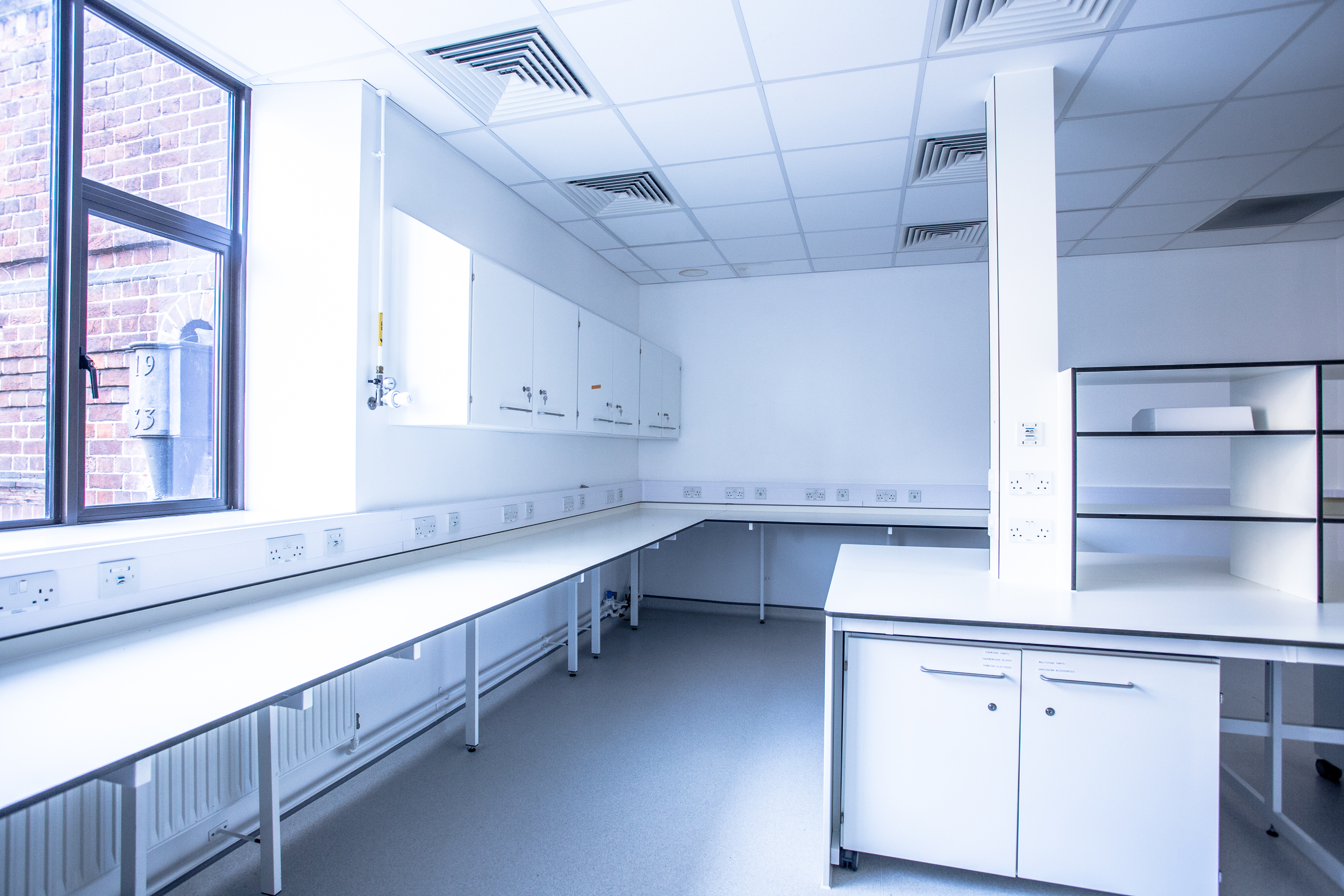 Laboratory space at LBIC