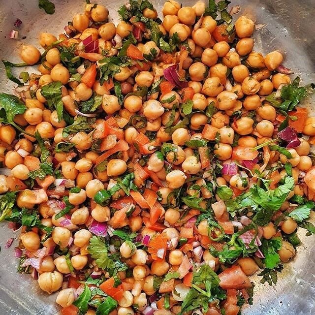 Chana Chaat 🌶 We've got a new recipe for you to try from @bombaybrrrrunch - find it in our Story Highlights on our profile now!
#BritishDalFestival #DailyDal .
.
.
#chickpeas #chickpeachaat #chaat #chickpearecipe #vegetarian #vegetarianrecipe #vegan