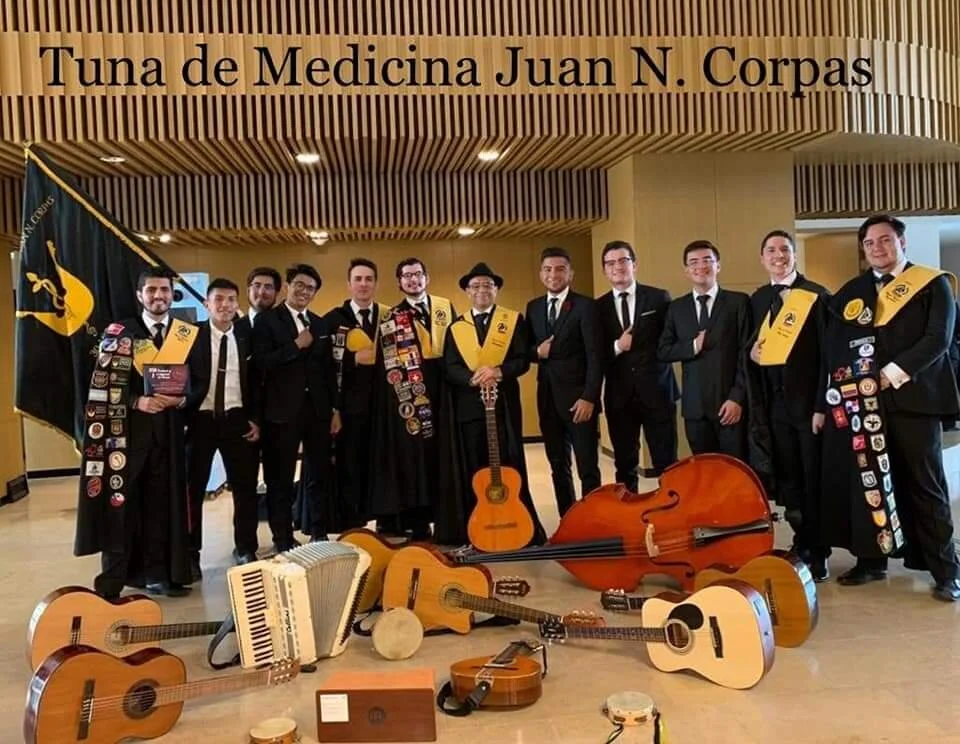 La Tuna de la Escuela de Medicina de la Corpas celebra 34 años de creación.