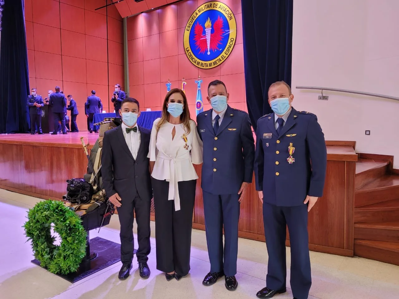 La Corpas recibe condecoración de la Fuerza Aérea Colombiana