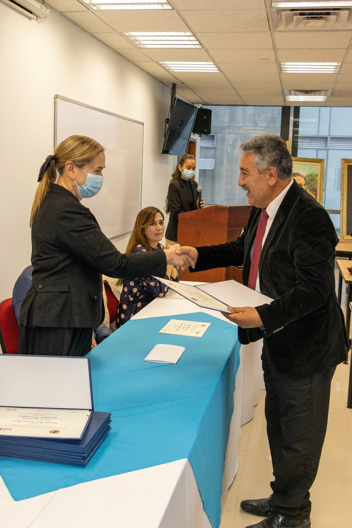 Ceremonia-de-Grado-Curso-Peru-7.jpg