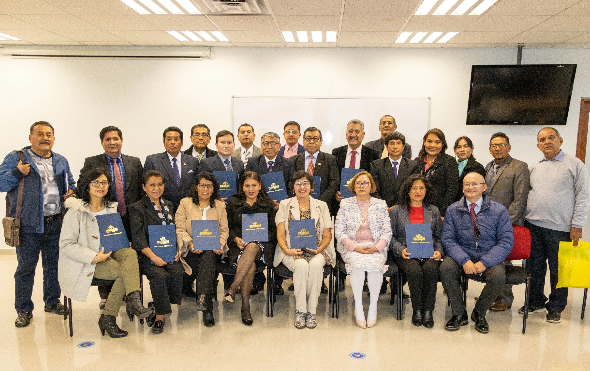 Ceremonia-de-Grado-Curso-Peru-1-1.jpg