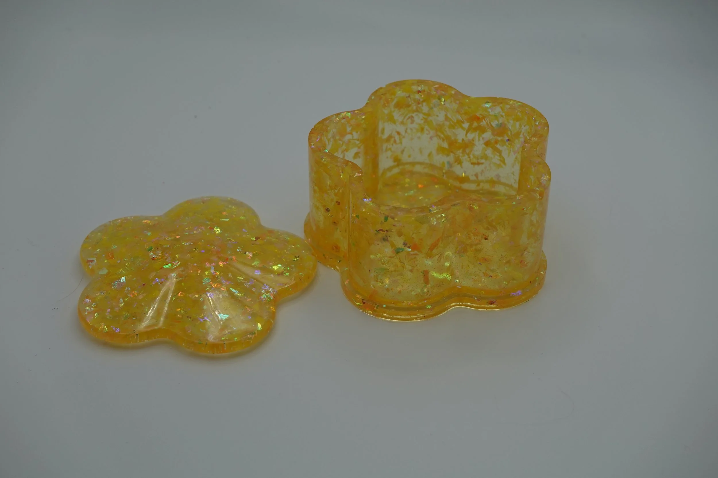 Containers_flower_yellow flake 4.JPG