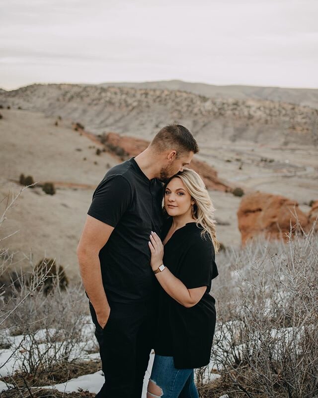 Congrats to this beautiful couple on their engagement! 🖤🖤🖤🖤 You guys are the cutest! So happy for you! 🥂🙌🏻 &bull;
&bull;
&bull;
&bull;
&bull;
&bull;
&bull;
#denvercolorado #denverphotographer #coloradophotographer #redrocks #redrockamphitheate