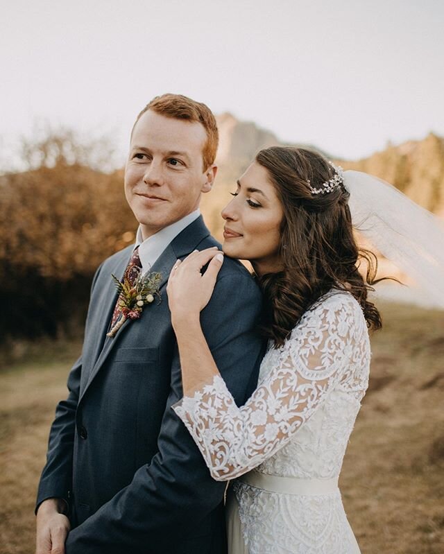 Give me all the fall weddings in the mountains ⛰ 🍂🌾
&bull;
&bull;
&bull;
&bull;
&bull;
&bull;
#fallwedding #coloradowedding #coloradophotographer #elopementphotographer #letselope #travelingphotographer #destinationwedding #californiaweddingphotogr