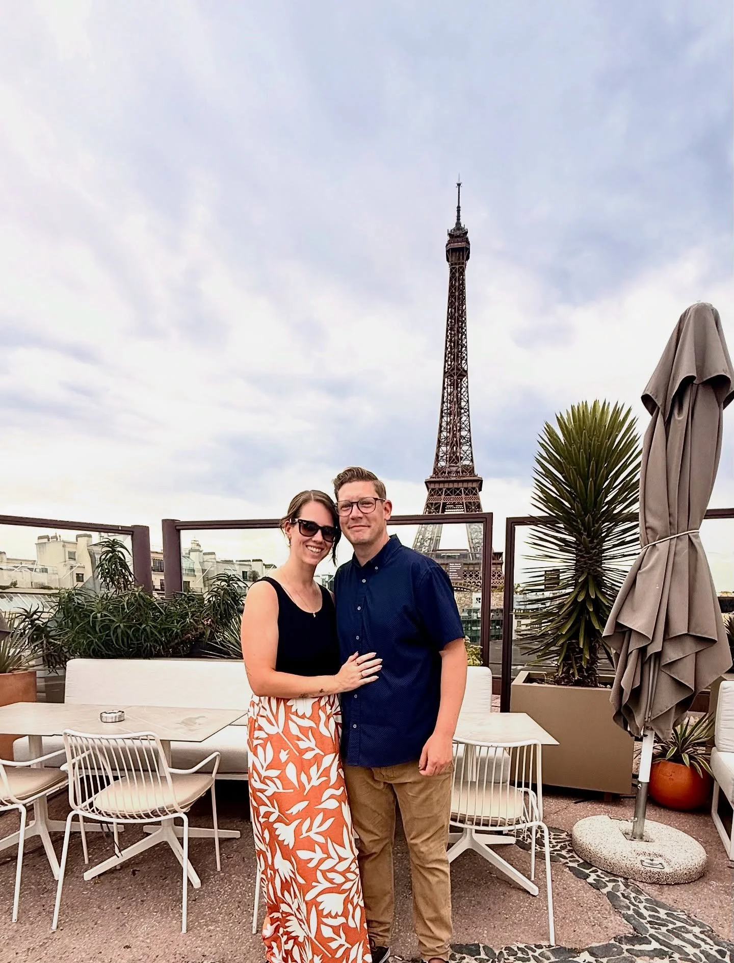 A whirlwind London + Paris trip in 3 days condensed into a few little photo squares ❤️✨🍷🧀⛪️🏰👣🤩

75,000 steps, wine + cheese + baguettes, cathedrals + museums + castles, and a whole lot of memories made with my love 🫶🏼 #hanlonfam2025 #london #p