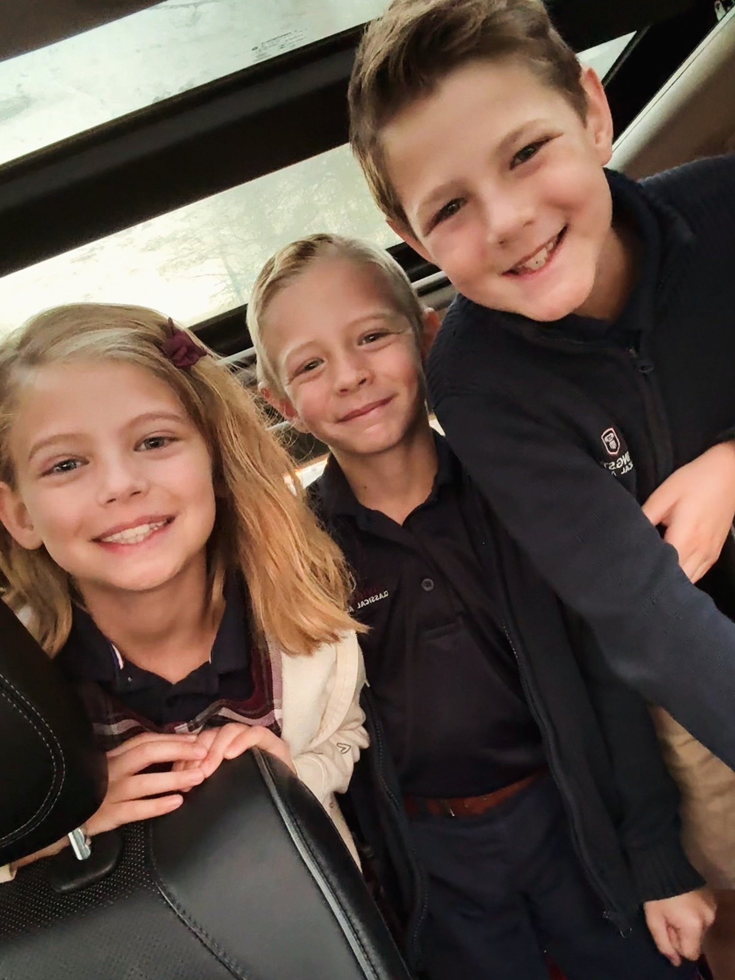 &lsquo;25-26 school pics 📸
4th, 3rd, and 1st grade 🥰

#hanlonfam2025