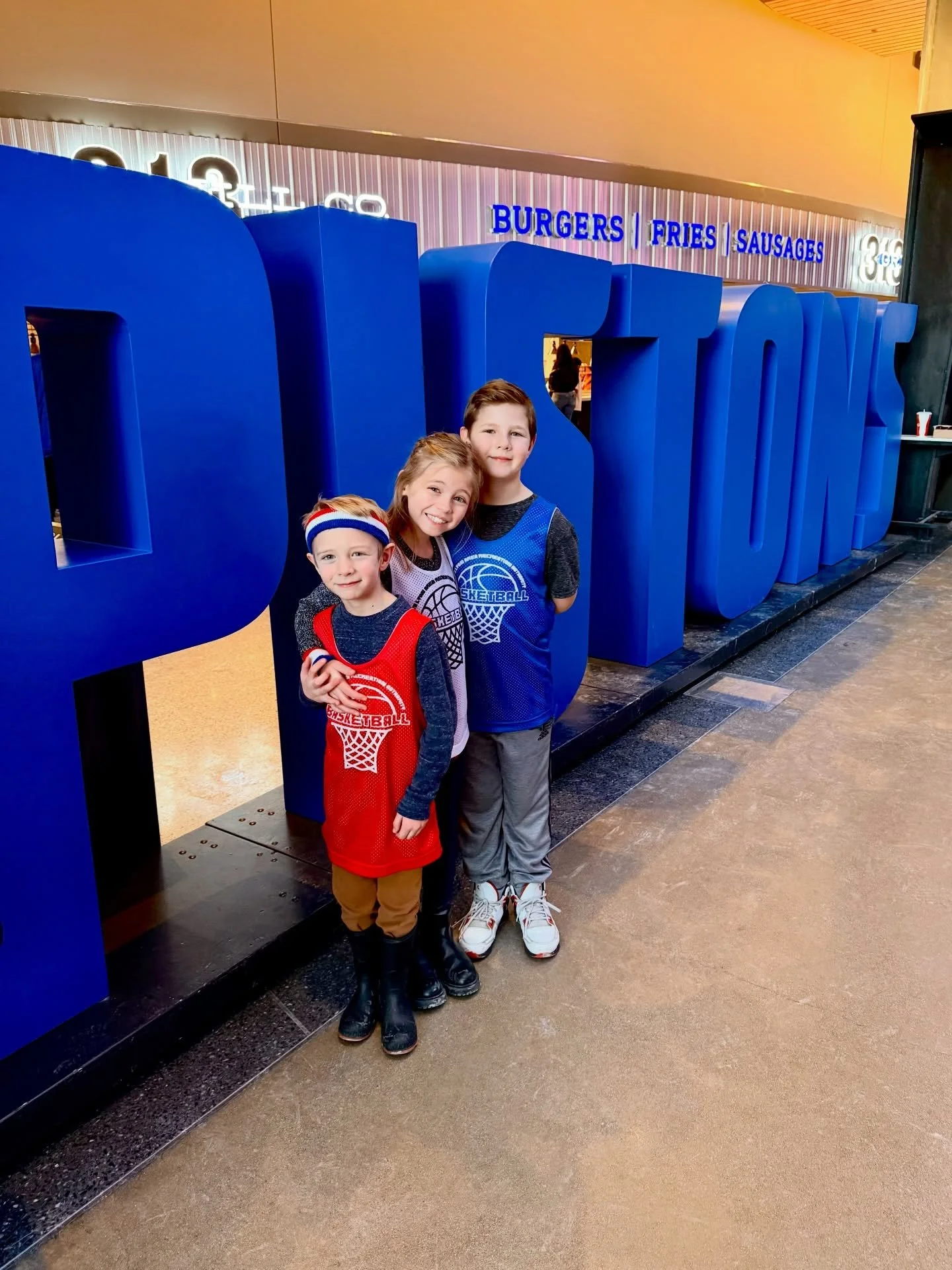 Deeeeetroit Basketballlllll 👏🏼🏀❤️ Had a blast taking the kids to their first Pistons game tonight! @detroitpistons  #hanlonfam2026