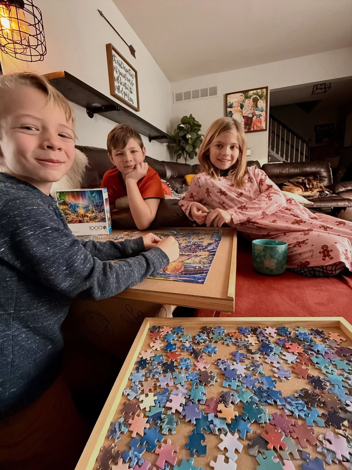 ordinary moments // some of life lately (jan/feb) 🫶🏼

-officially an &ldquo;always building a puzzle&rdquo; fam
-cutest baller
-adding to the family growth chart as a 10 year old
-work &lsquo;fit
-adorable dancer 
-roses + sunshine
-sports mom + da