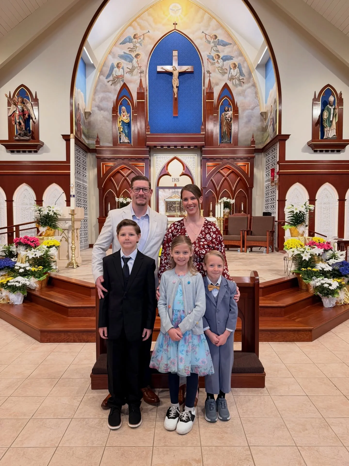 Happy Easter 💐 overwhelmed by His love for each of us- He is Risen! 🙏🏼❤️&zwj;🔥 Love, the Hanlon&rsquo;s (including Killian&rsquo;s growth spurt 😆😅) #hanlonfam2026