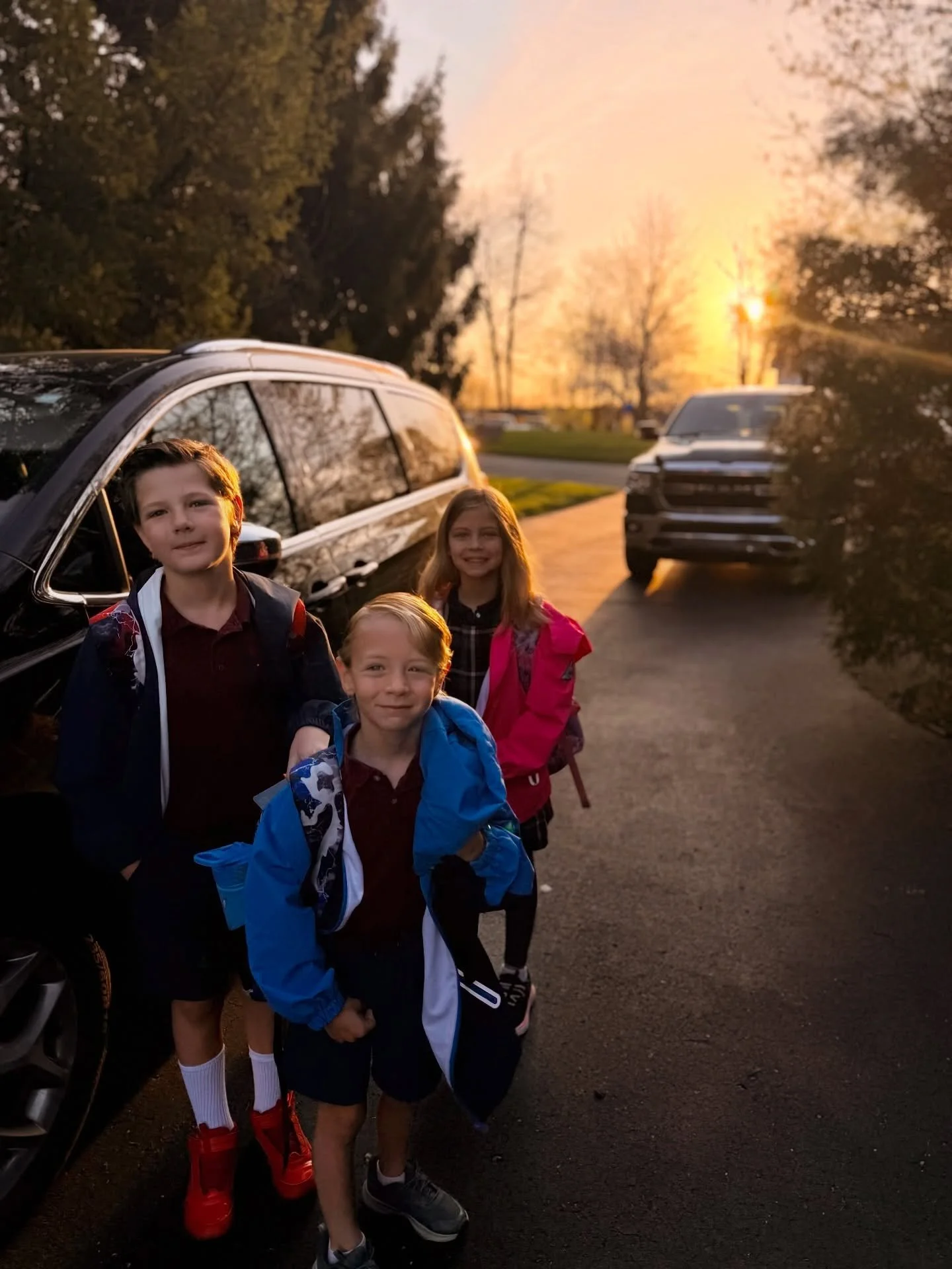 some snapshots of life this week ☺️ 

&bull; school mornings
&bull; spring ootd
&bull; oldest
&bull; middlest
&bull; littlest 
&bull; pup w/ pig
&bull; green green grass 
&bull; worms + dirt
&bull; bluejay buddies
&bull; lunchbox helper
&bull; &ldquo