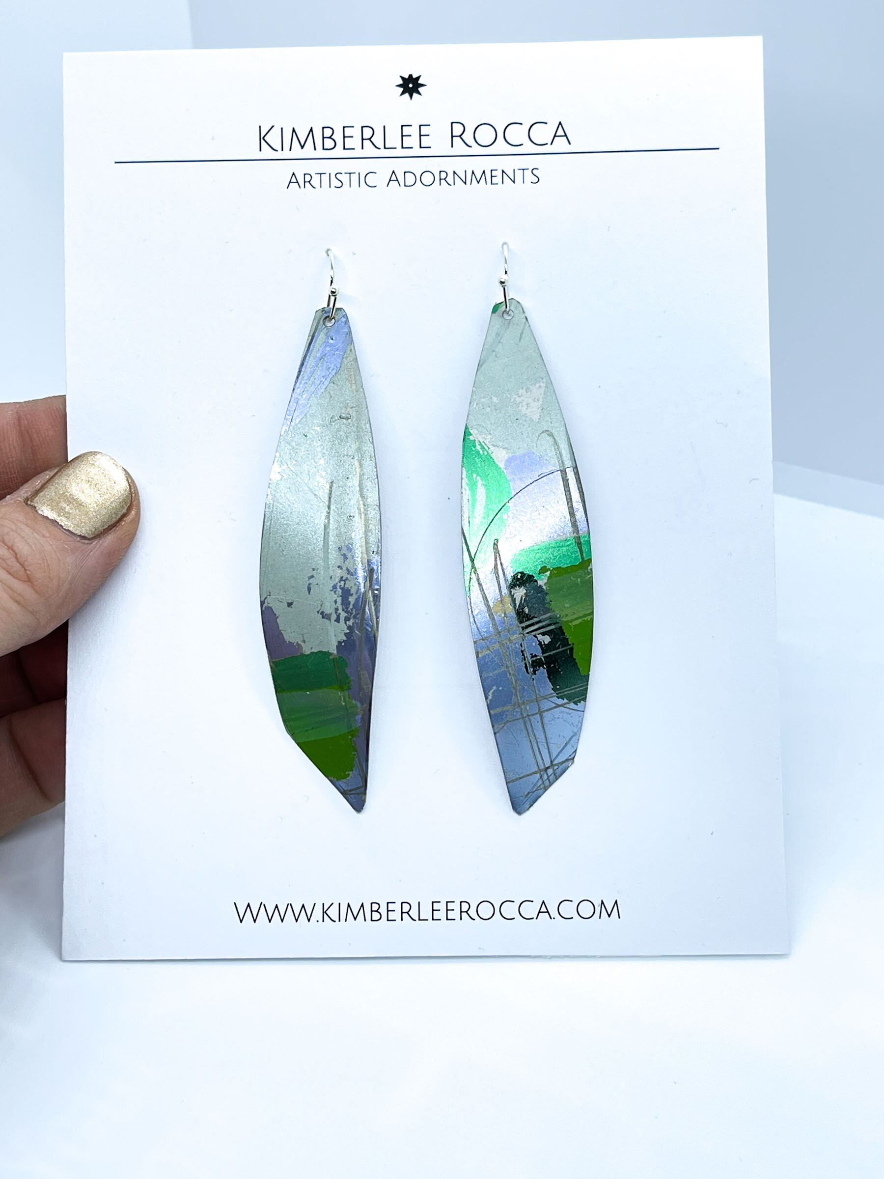 Carli L 1002 Hand.JPG