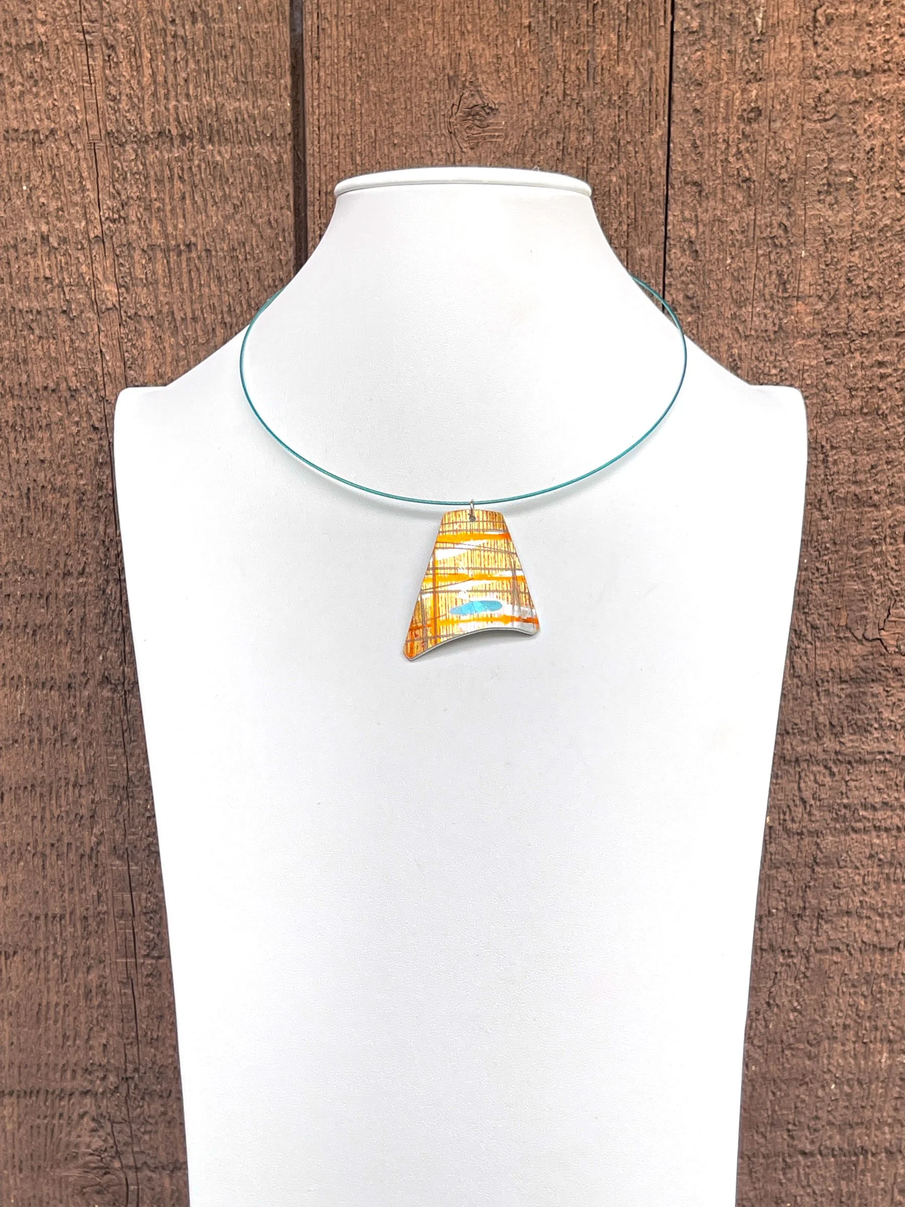 Pendant 122