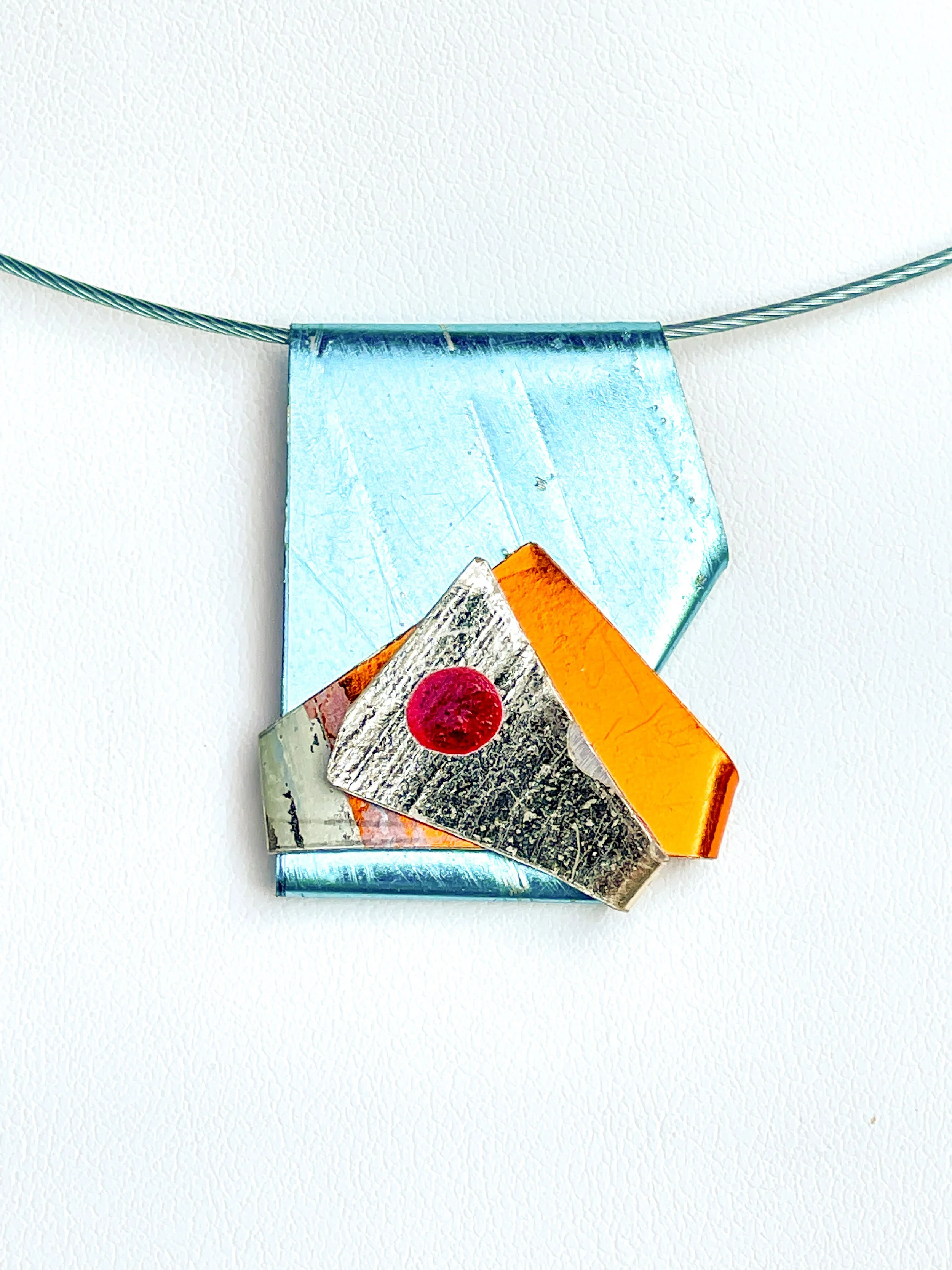 Pendant 208