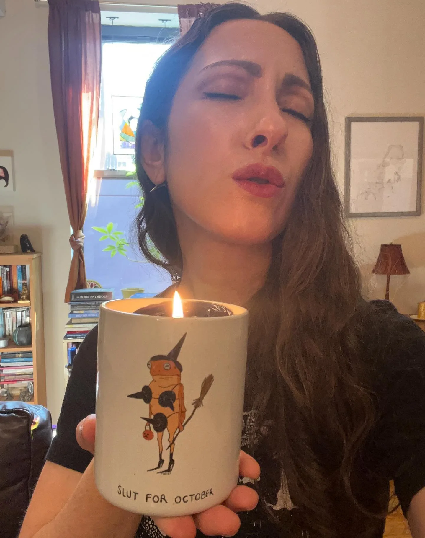 Happy October (and thank you for this glorious candle @hereticparfum X @billsafi) 
🎃🥵