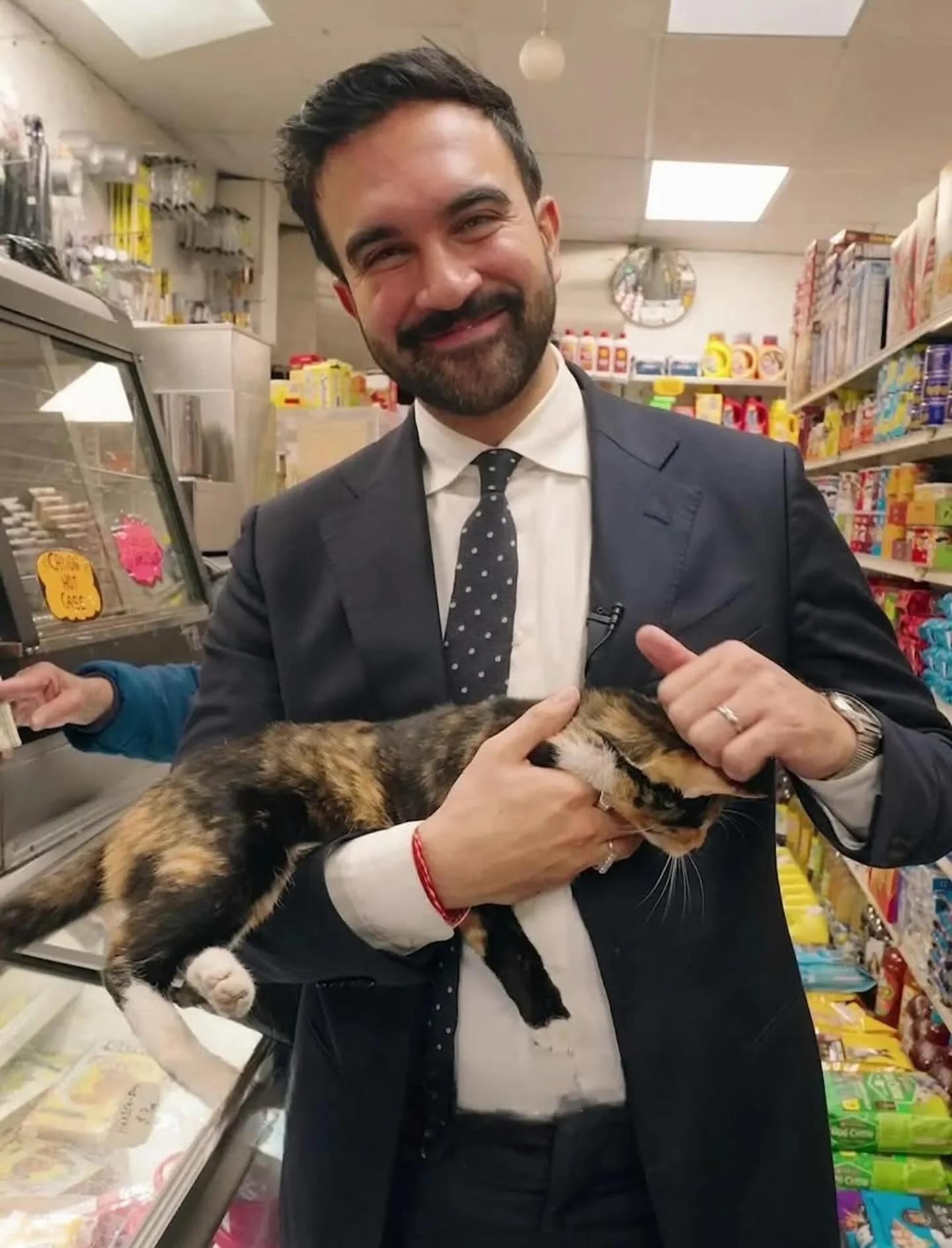 MAYOR MAMDANI!!!!!!!! 😻😭🗽💙

SO PROUD OF MY CITY. I LOVE YOU, NYC!!!!!

#Repost @cats4zohran
・・・
*WE* REALLY DID IT 😼 WE MEOWED THE VOTE 4 ZOH&rsquo;!!! BIG PURR ENERGY 🐈&zwj;⬛🐾🐈

📸 @shopcats @zohrankmamdani