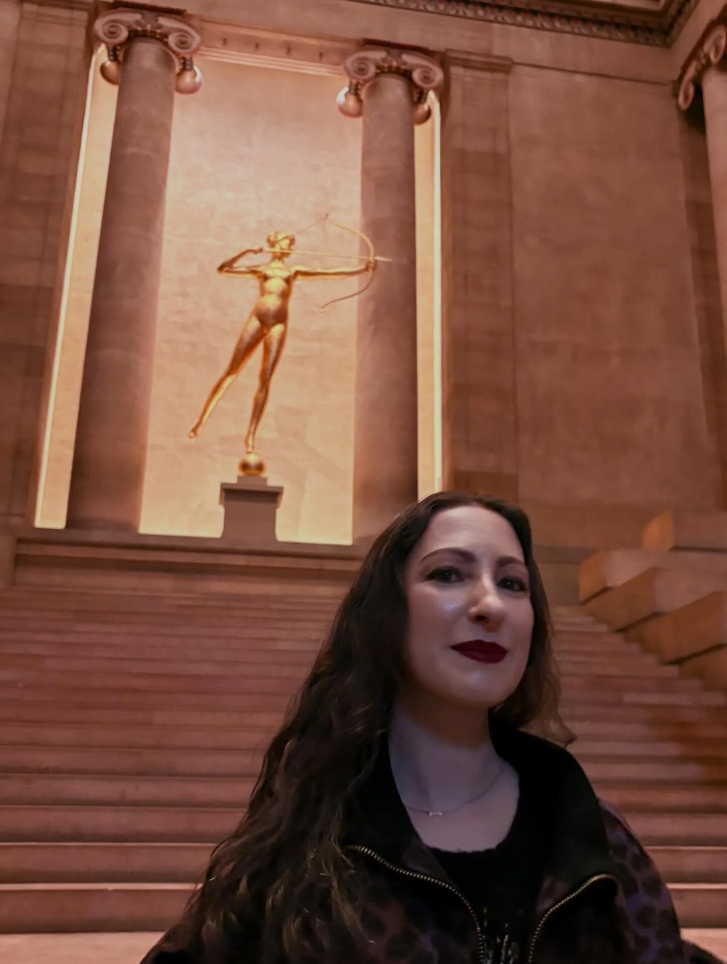 Topped off my birthday weekend with a visit to @visitpham museum to see the DREAM WORLDS: SURREALISM AT 100 show. Can&rsquo;t think of a better way to celebrate than communing with my lady Diana/Artemis as well as my magical art ancestors Remedios Va