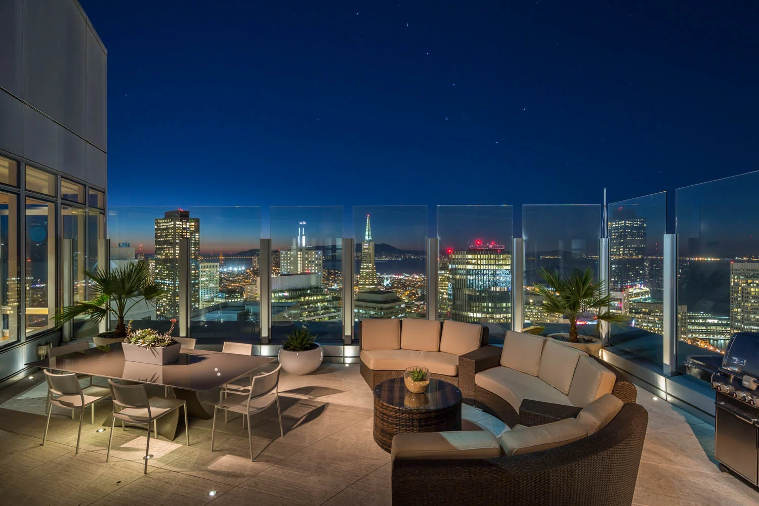 Terrace_Night_North_9873.jpg