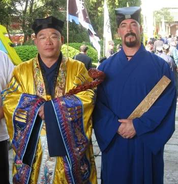 The 65th Celestial Master Zhang Jing Tao and Senior Abbot of Tian Yun Gong, Prof. Jerry Alan Johnson at the Celestial Master’s Mansion in Jiangxi Province
