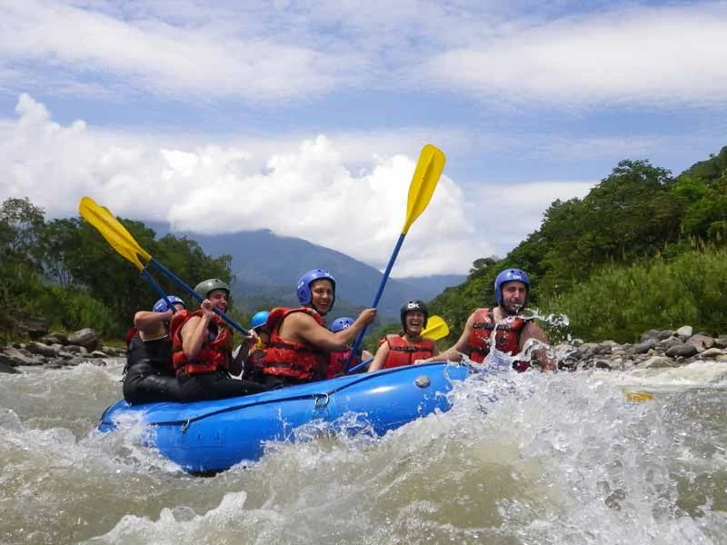 rafting-en-el-rio-pastaza.jpg