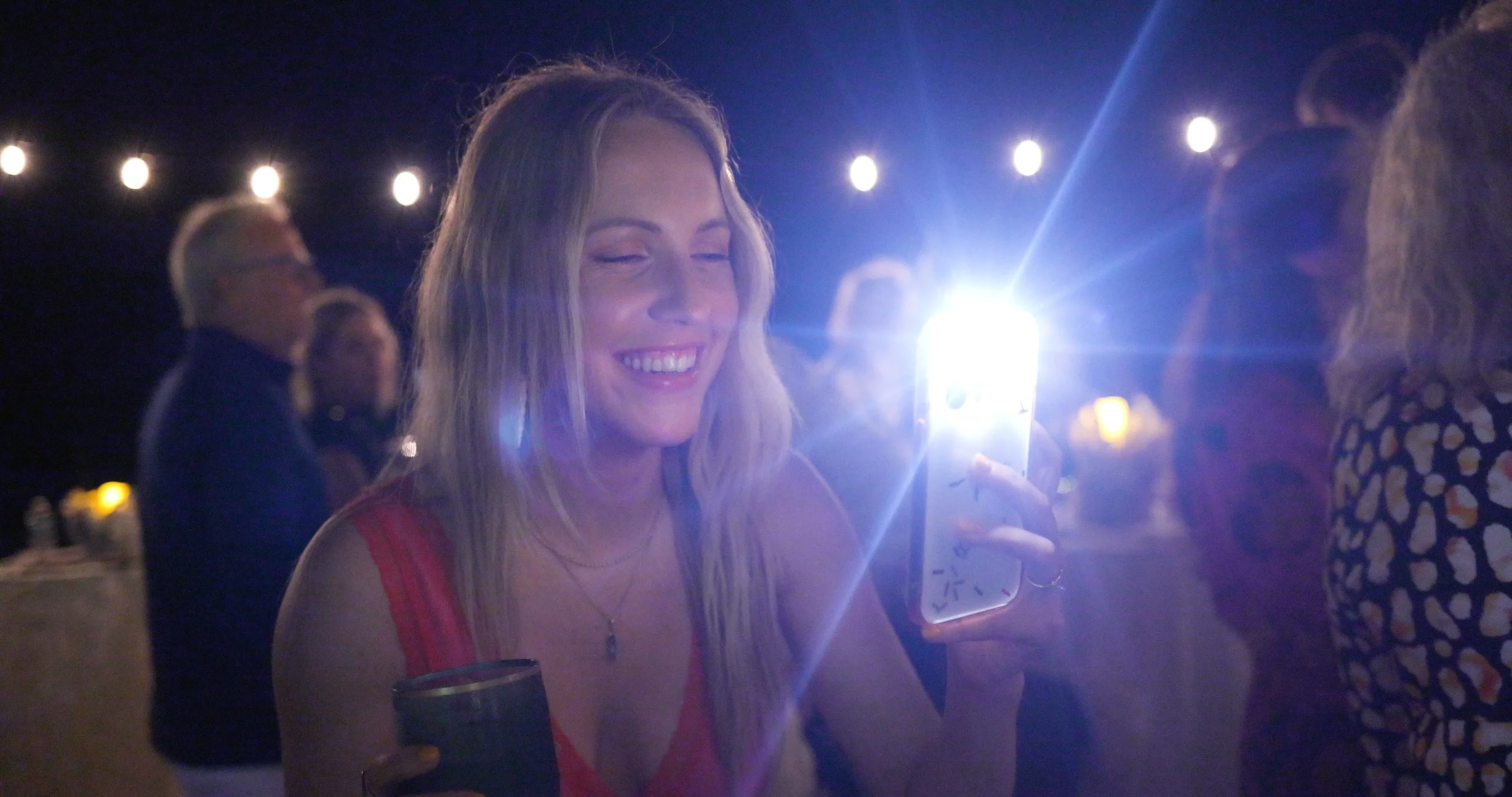 Jessie&Atul_MainHighlight_4096x2160_Horizontal_v5a_PRORES.00_00_21_15.Still005.jpg