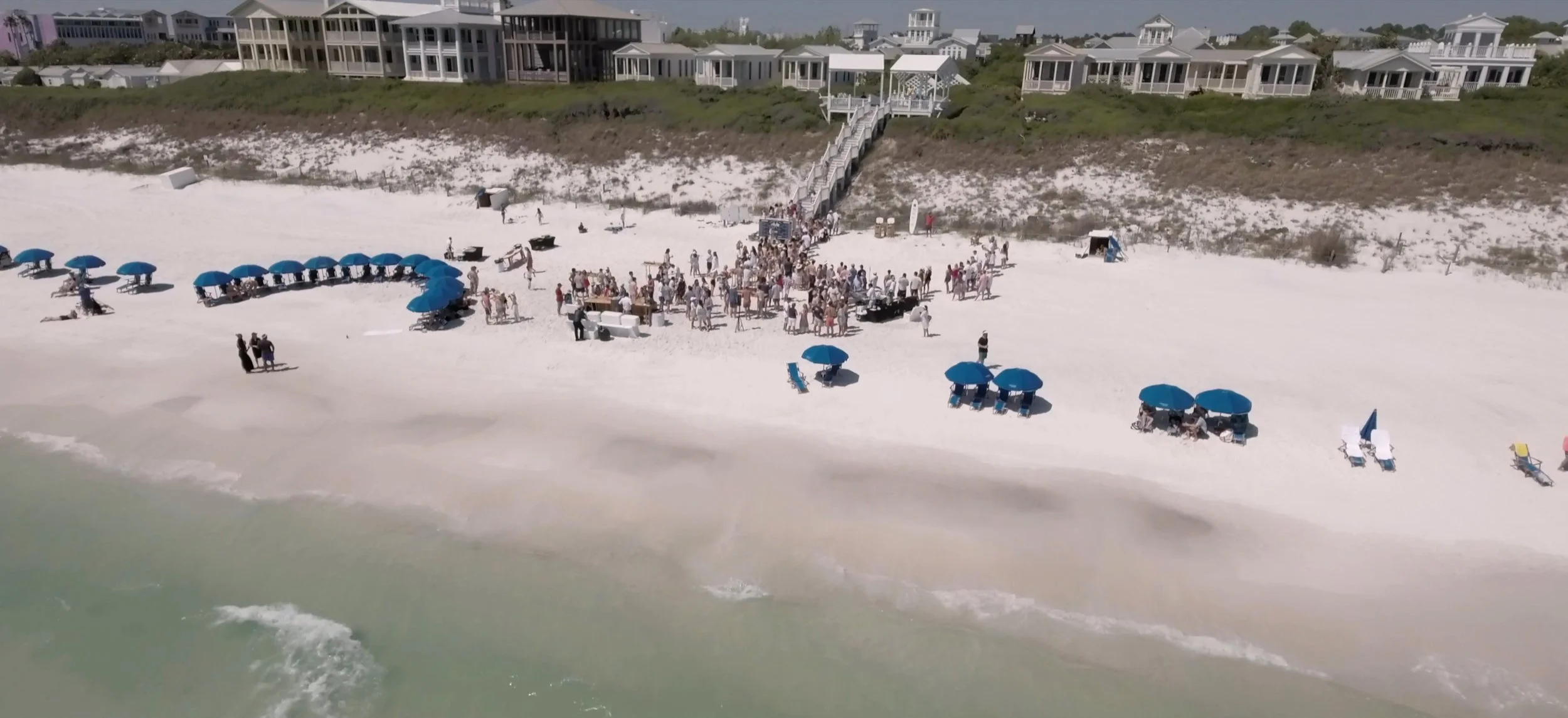 evan_&_h's_seaside_wedding (2160p).00_00_57_10.Still004.jpg