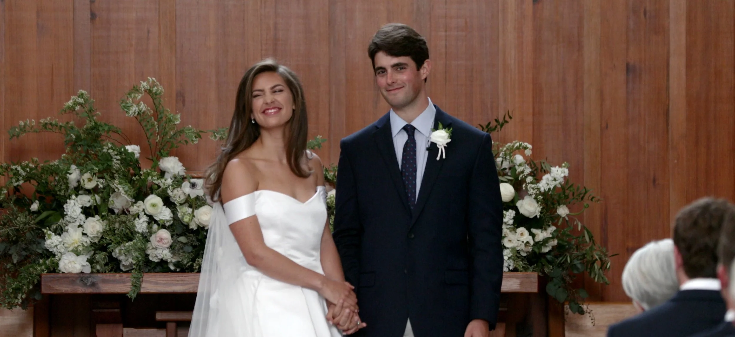 evan_&_h's_seaside_wedding (2160p).00_02_01_20.Still007.jpg