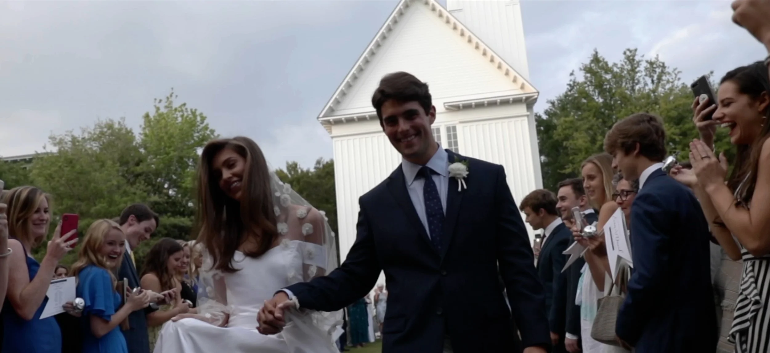 evan_&_h's_seaside_wedding (2160p).00_02_18_00.Still008.jpg