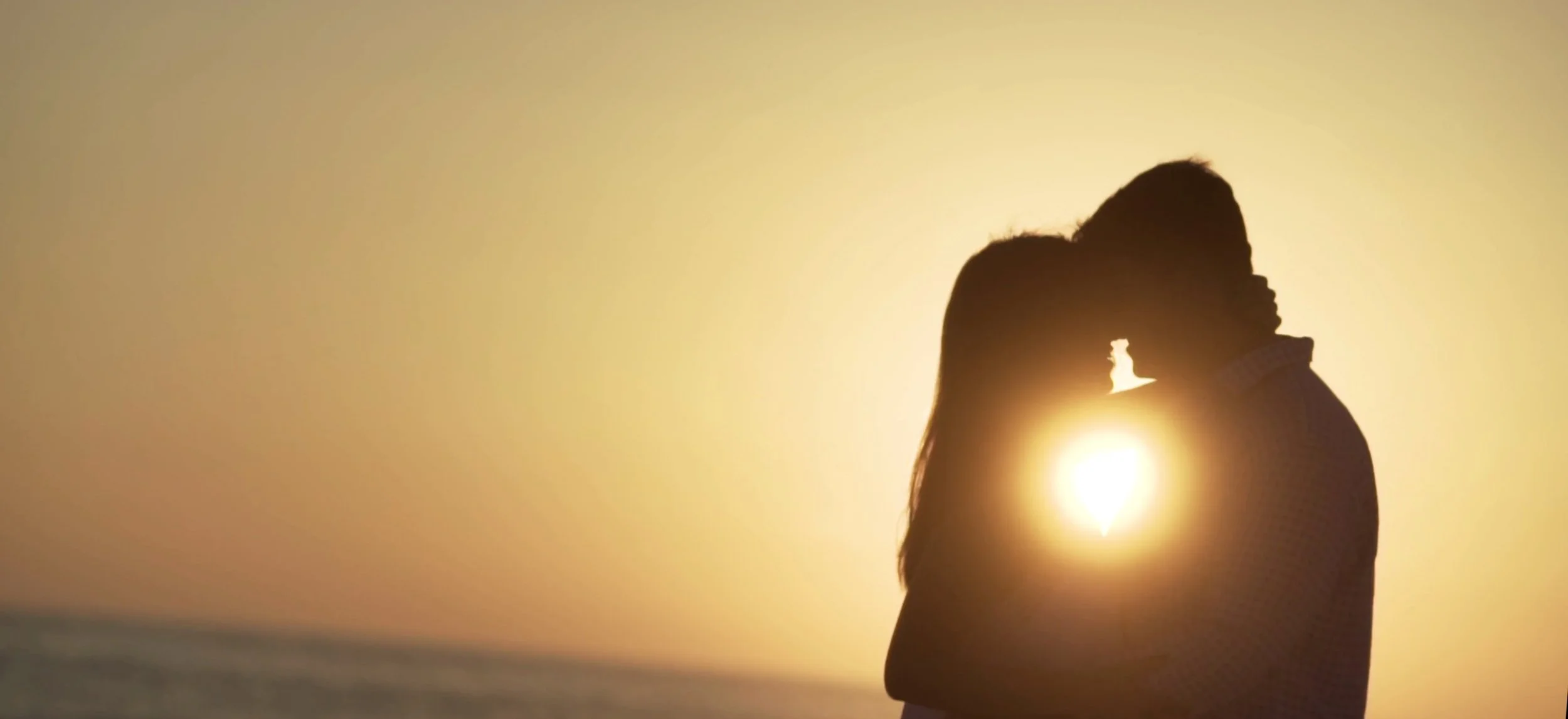 evan_&_h's_seaside_wedding (2160p).00_02_44_16.Still009.jpg