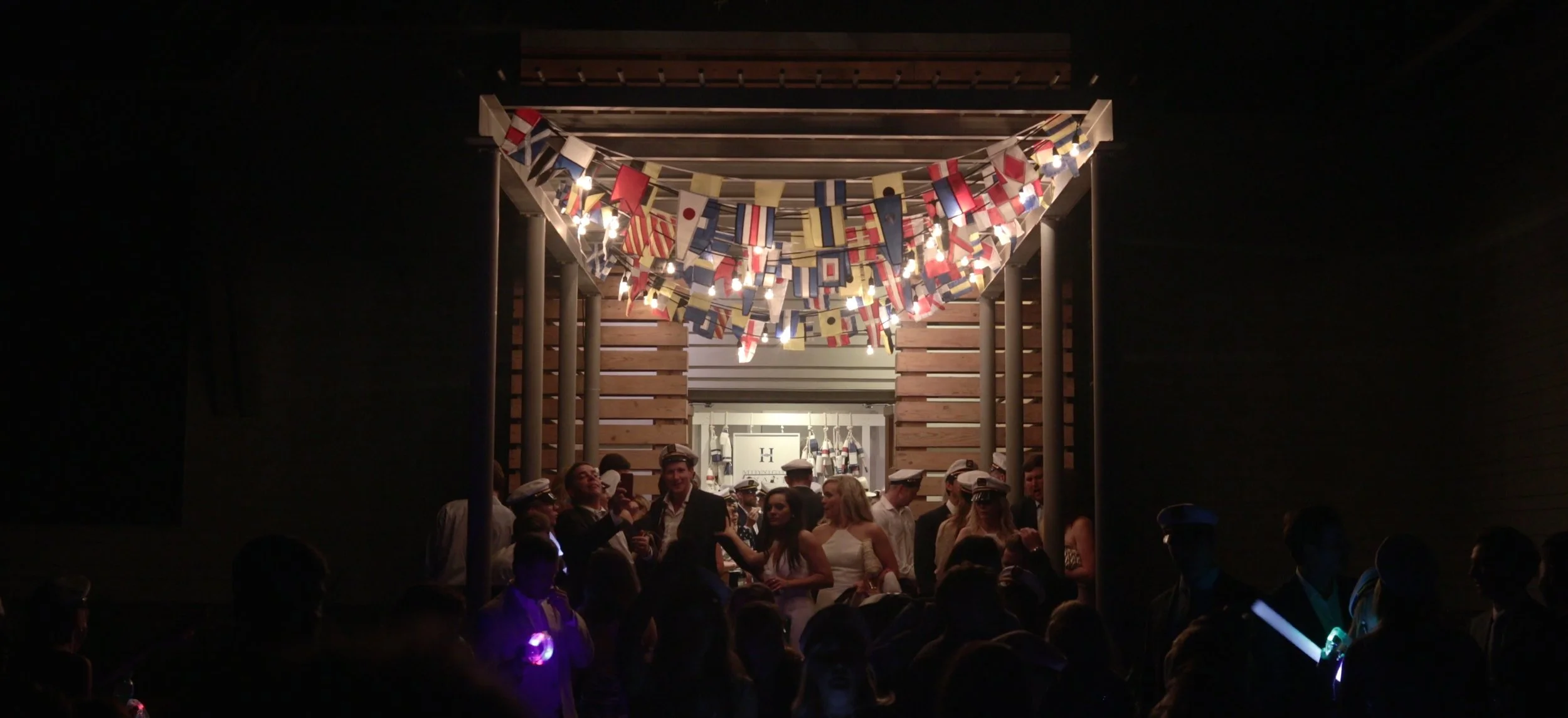 evan_&_h's_seaside_wedding (2160p).00_03_45_21.Still015.jpg