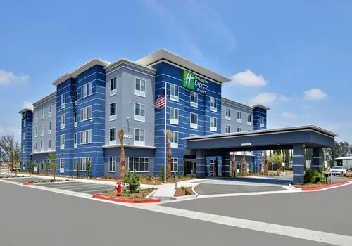 Holiday Inn.jpg
