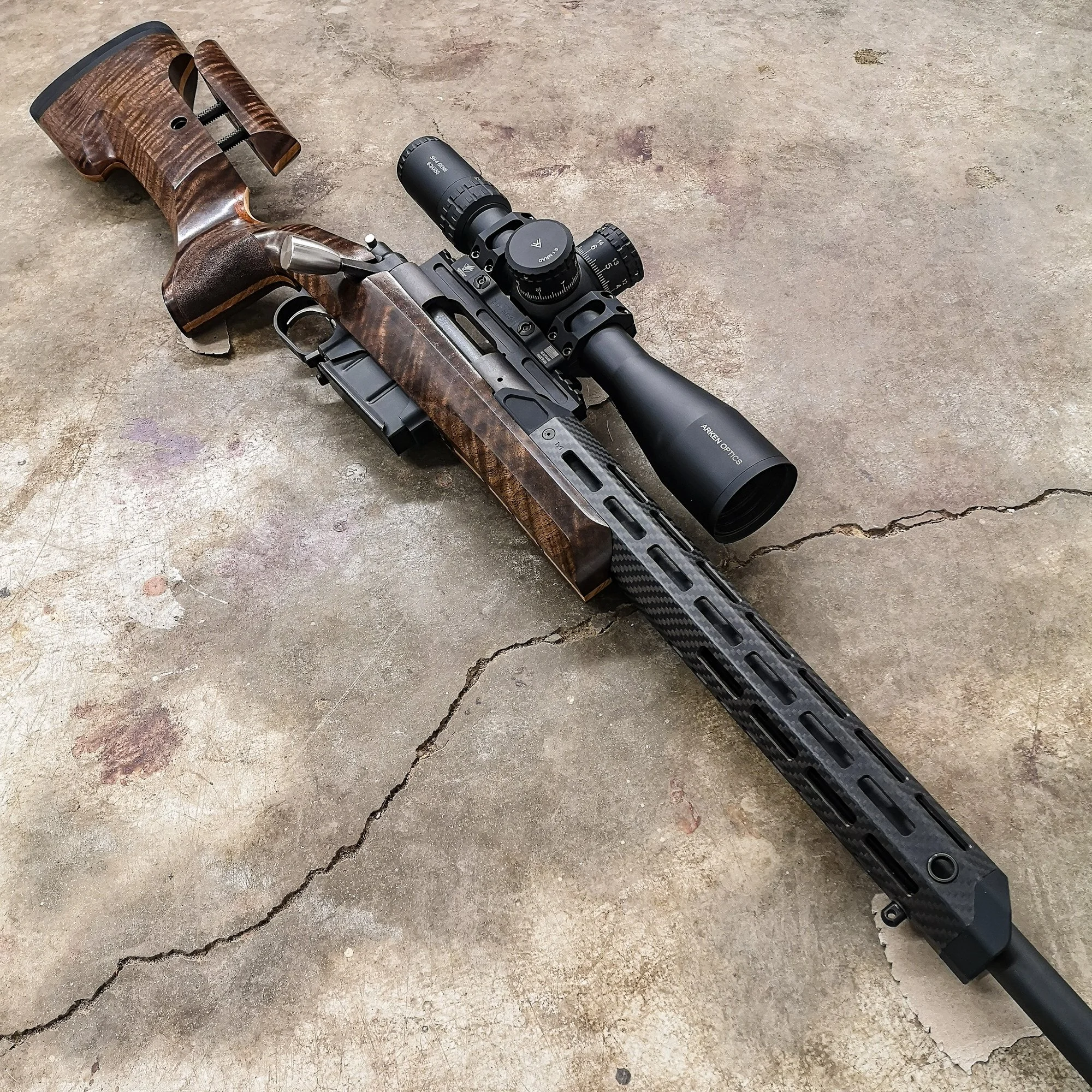 Classy Chassis with carbon fiber forend