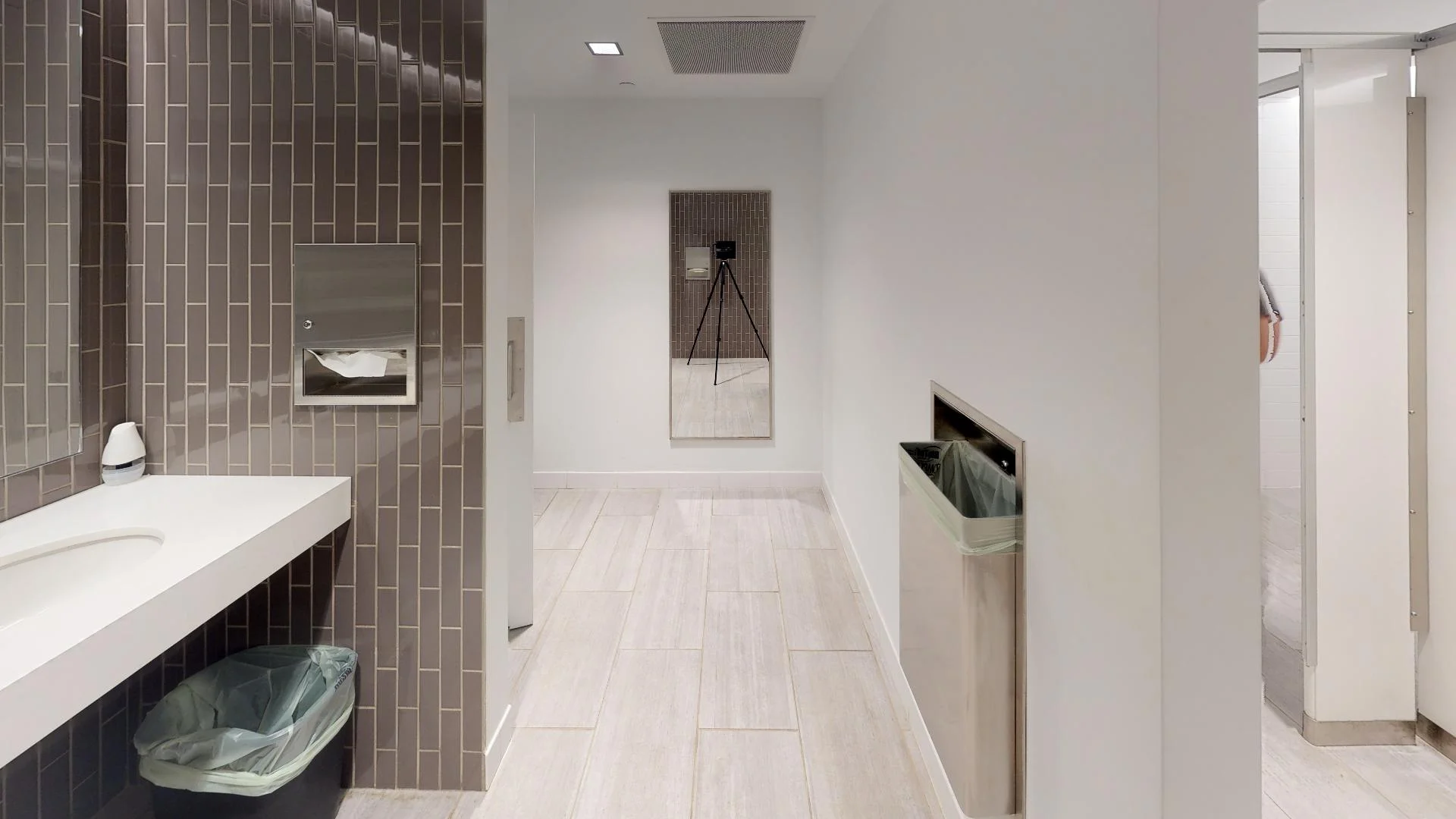 Knotel-SF-303-2nd-St-Level-5-Bathroom(1).jpg
