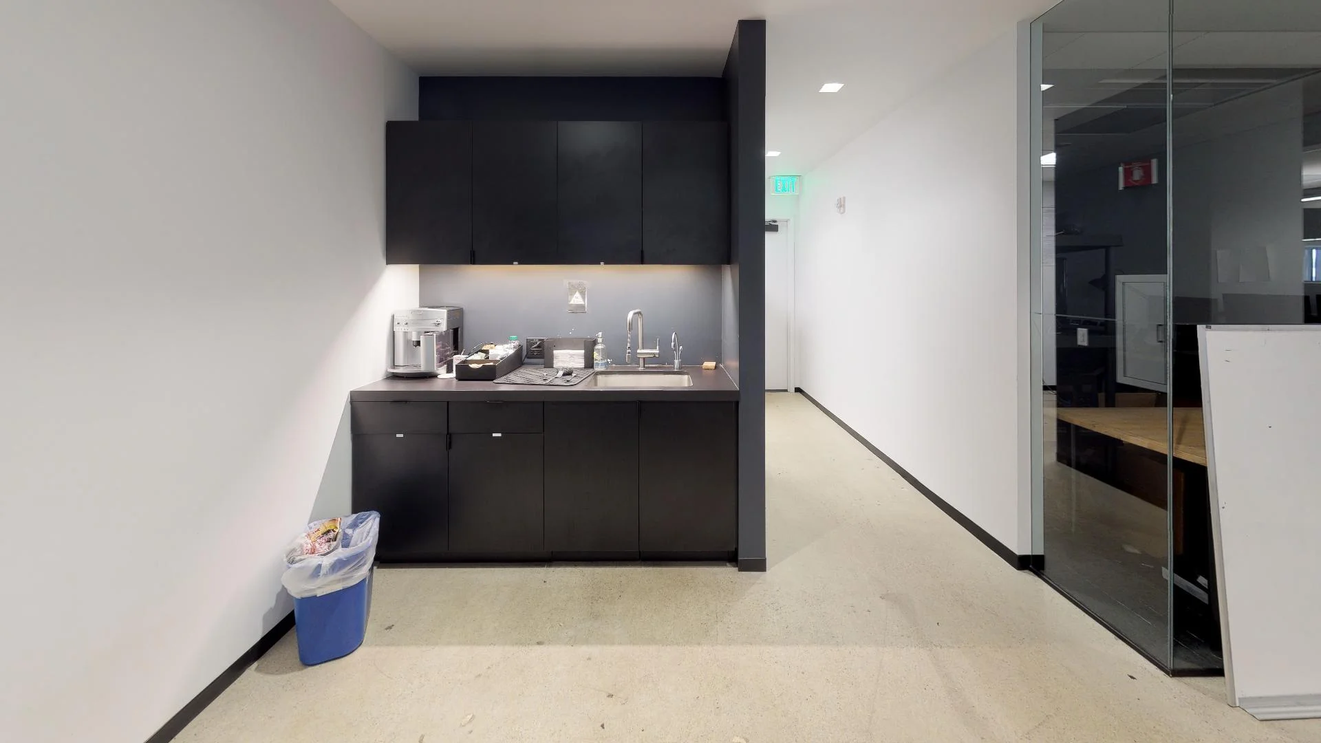 Knotel-SF-201-3rd-St-Level-9-Kitchen(1).jpg