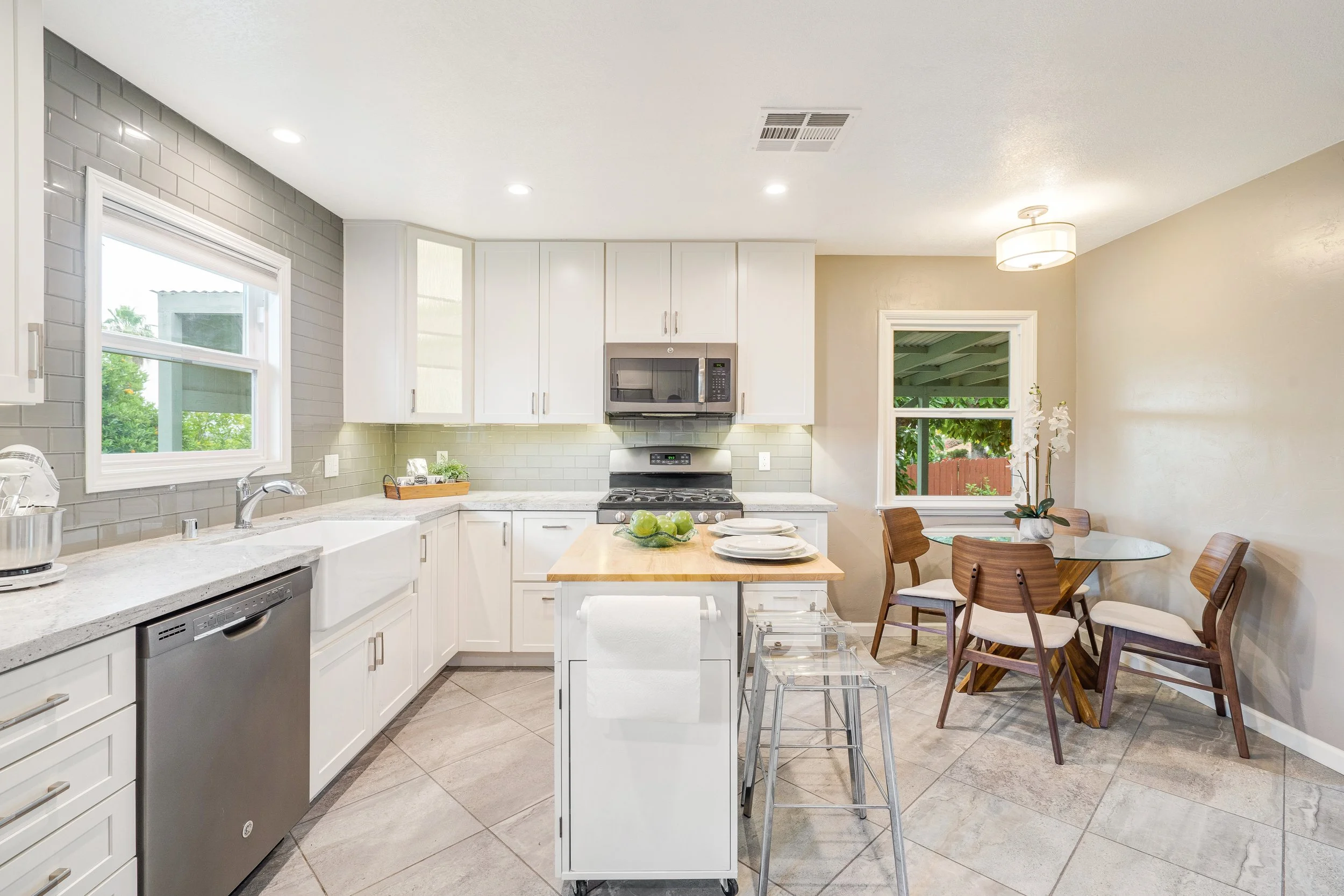 435 E Crescent Ave Redlands, CA (Cristina C)-15-7.jpg