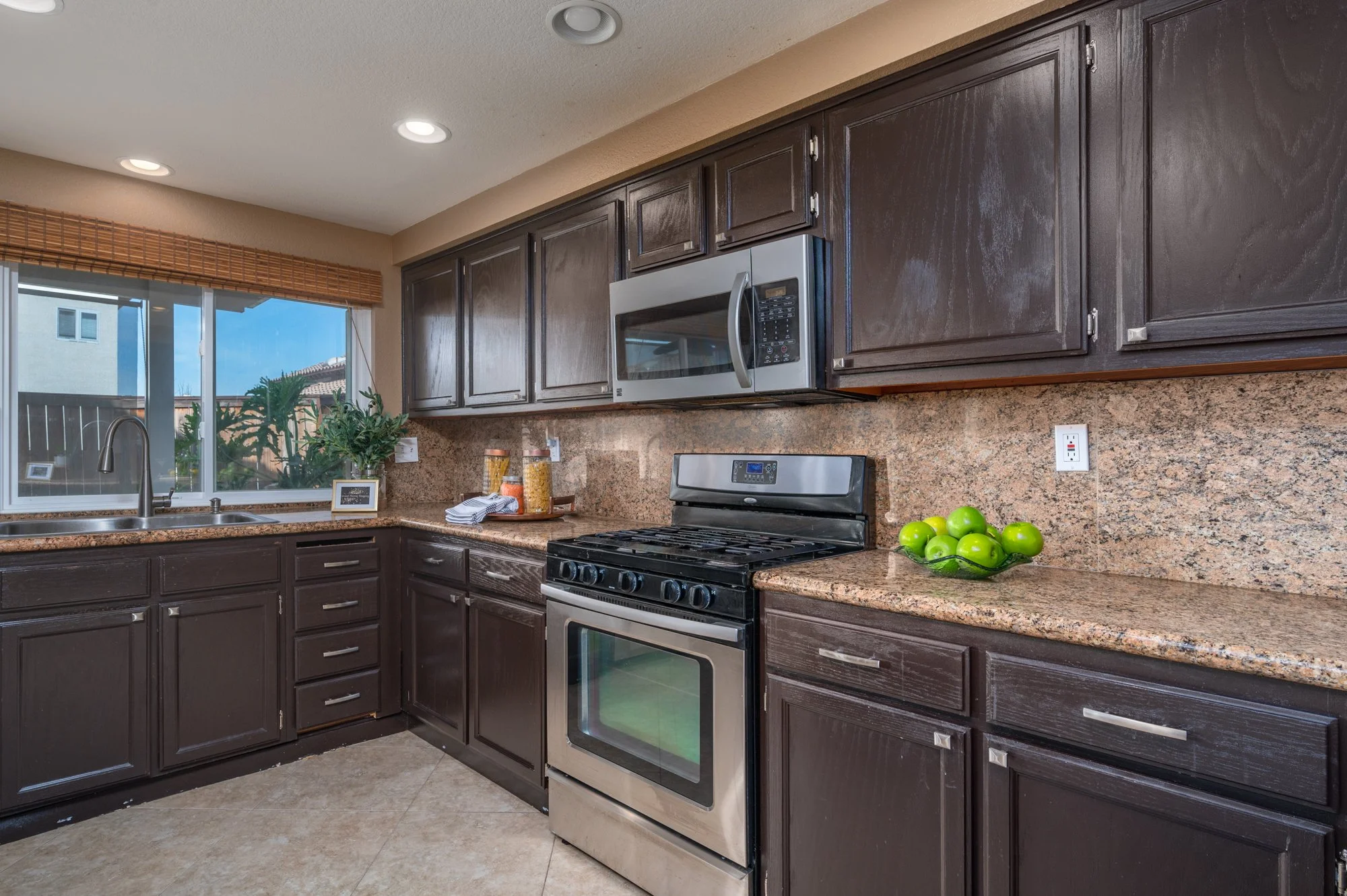 200429 16485 Zarco Luna Pl 0011.jpg