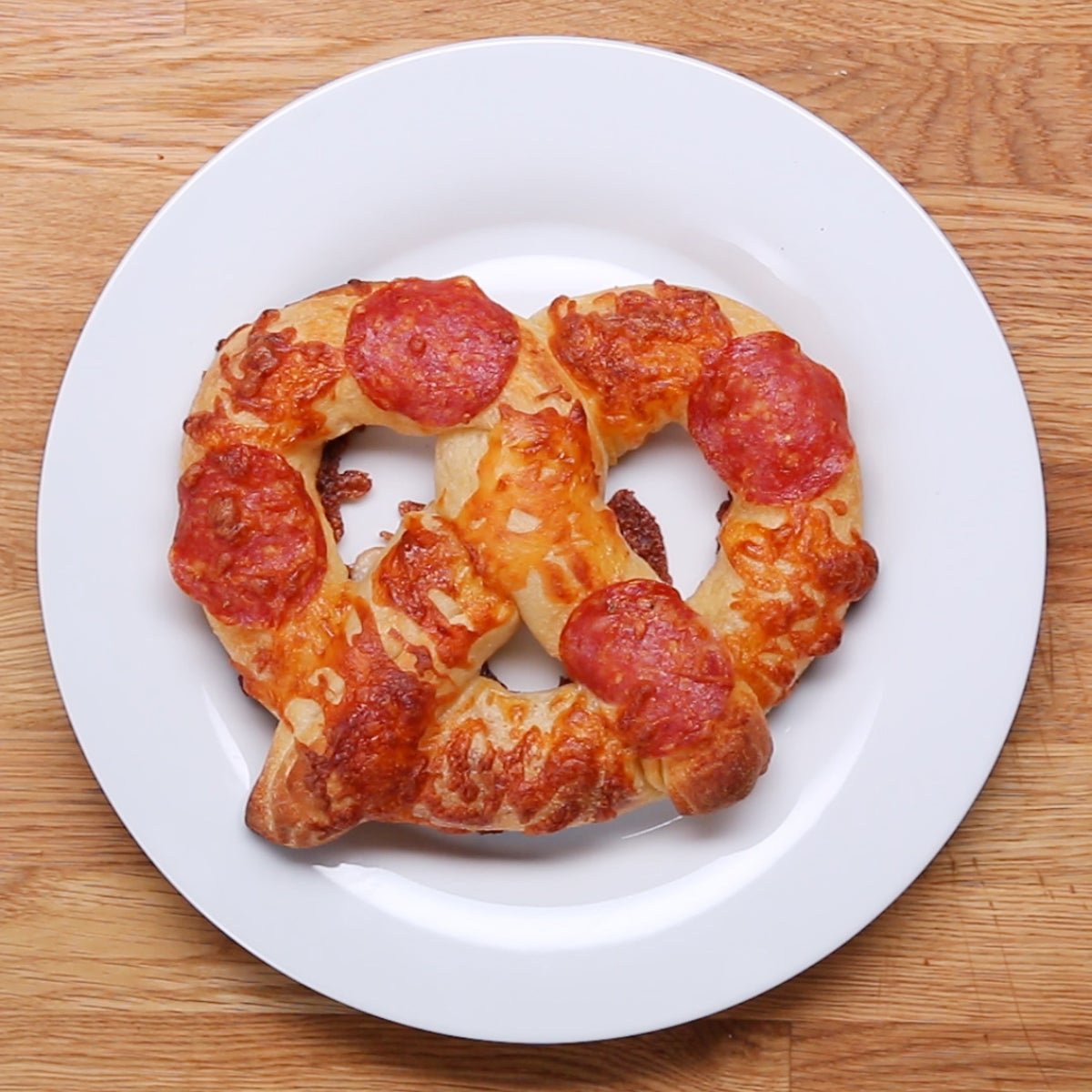 pretzel pizza.jpeg