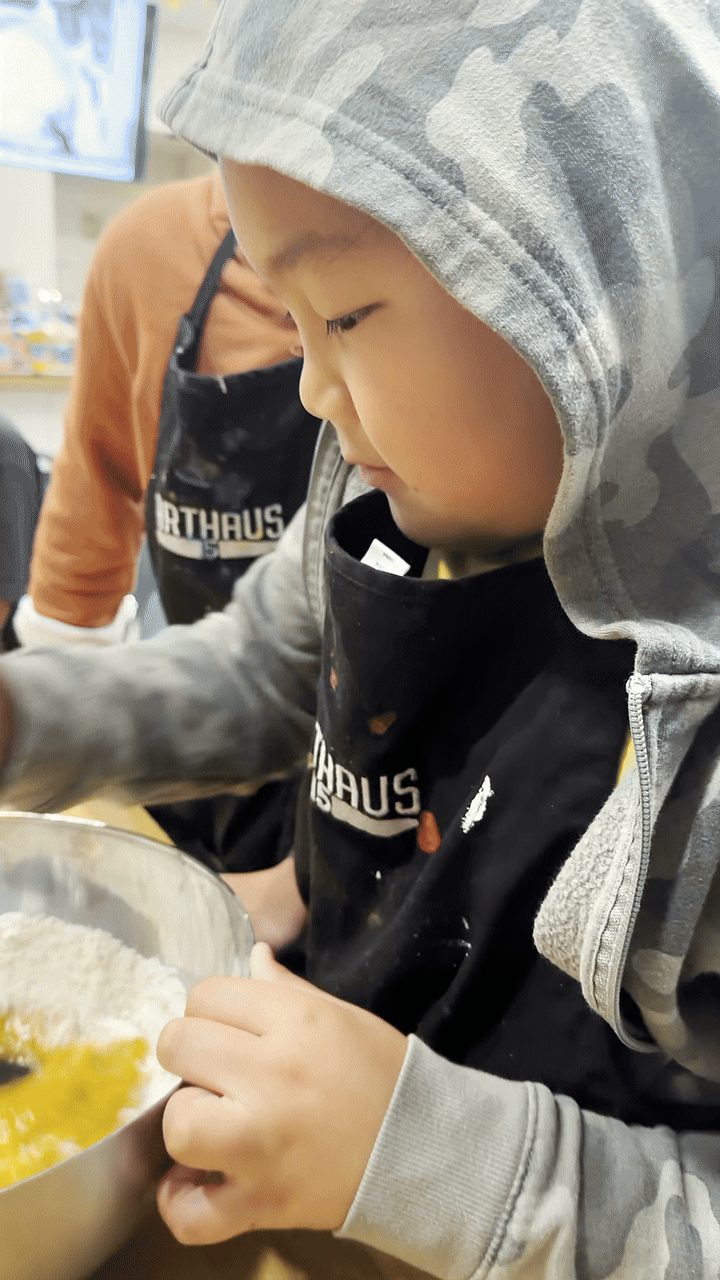 Studio_ArtHaus_Cooking_Class.gif