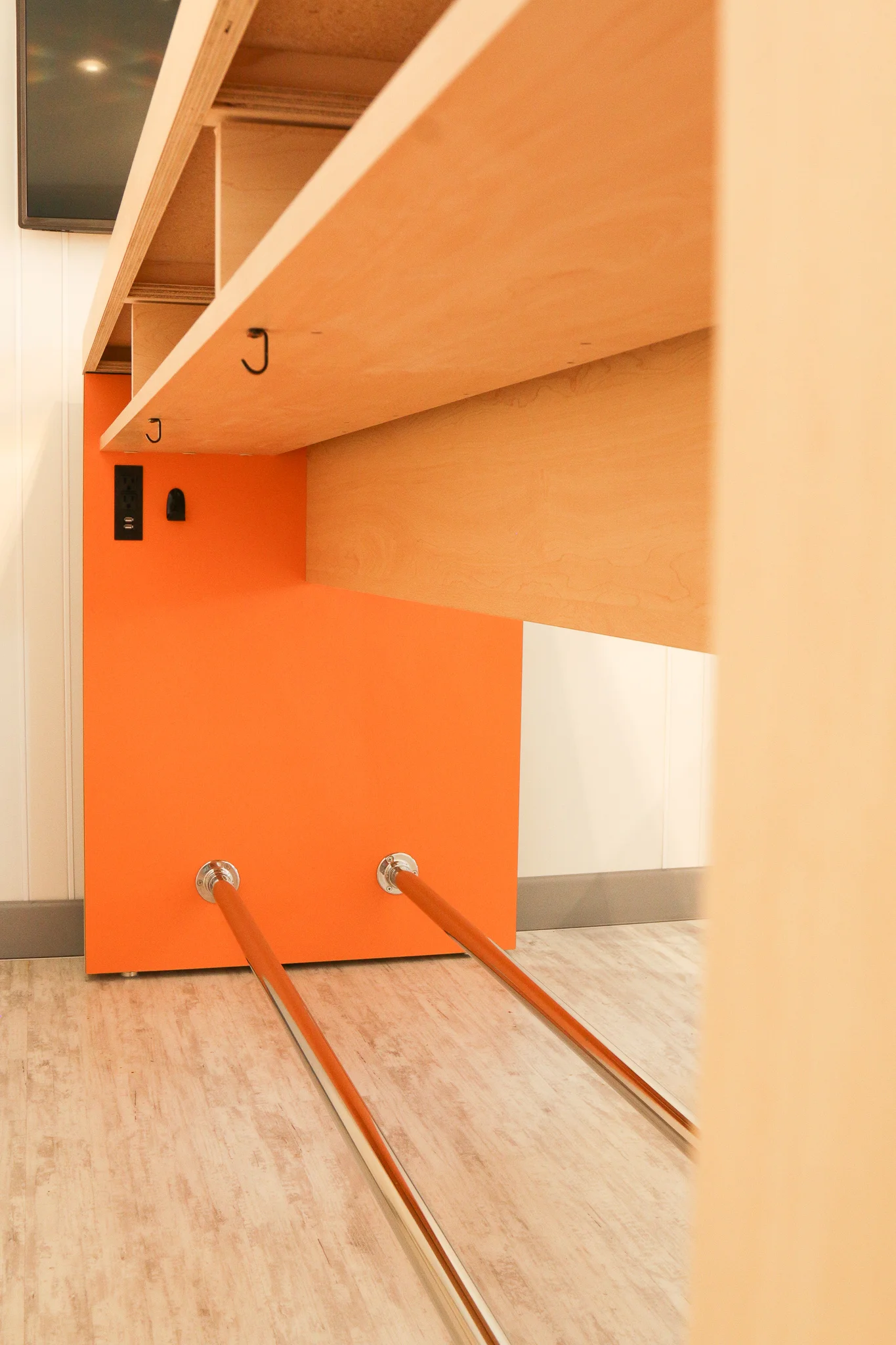 Array Table Foot Rails