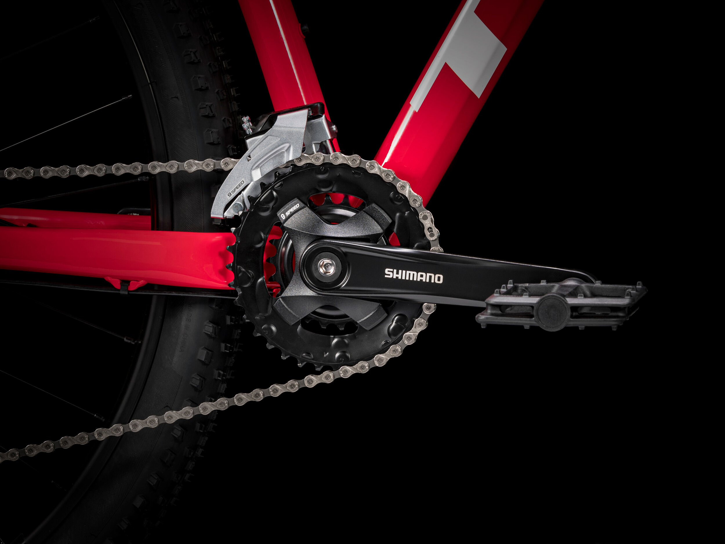 trek marlin 7 black and red